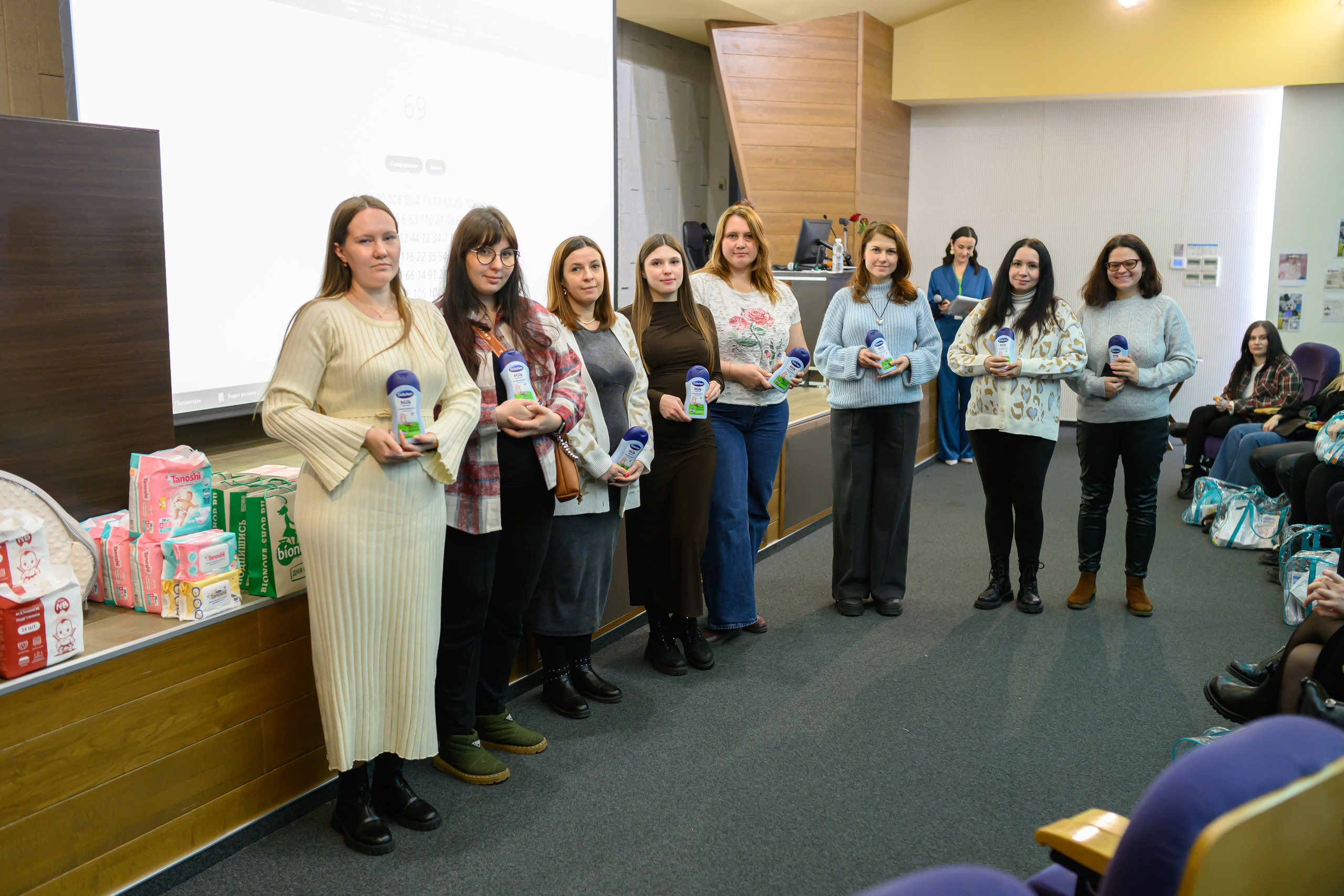 Праздник материнства ноябрь 2025. Профессиональный фотограф Елена Красилина г.Ярославль, г. Рыбинск