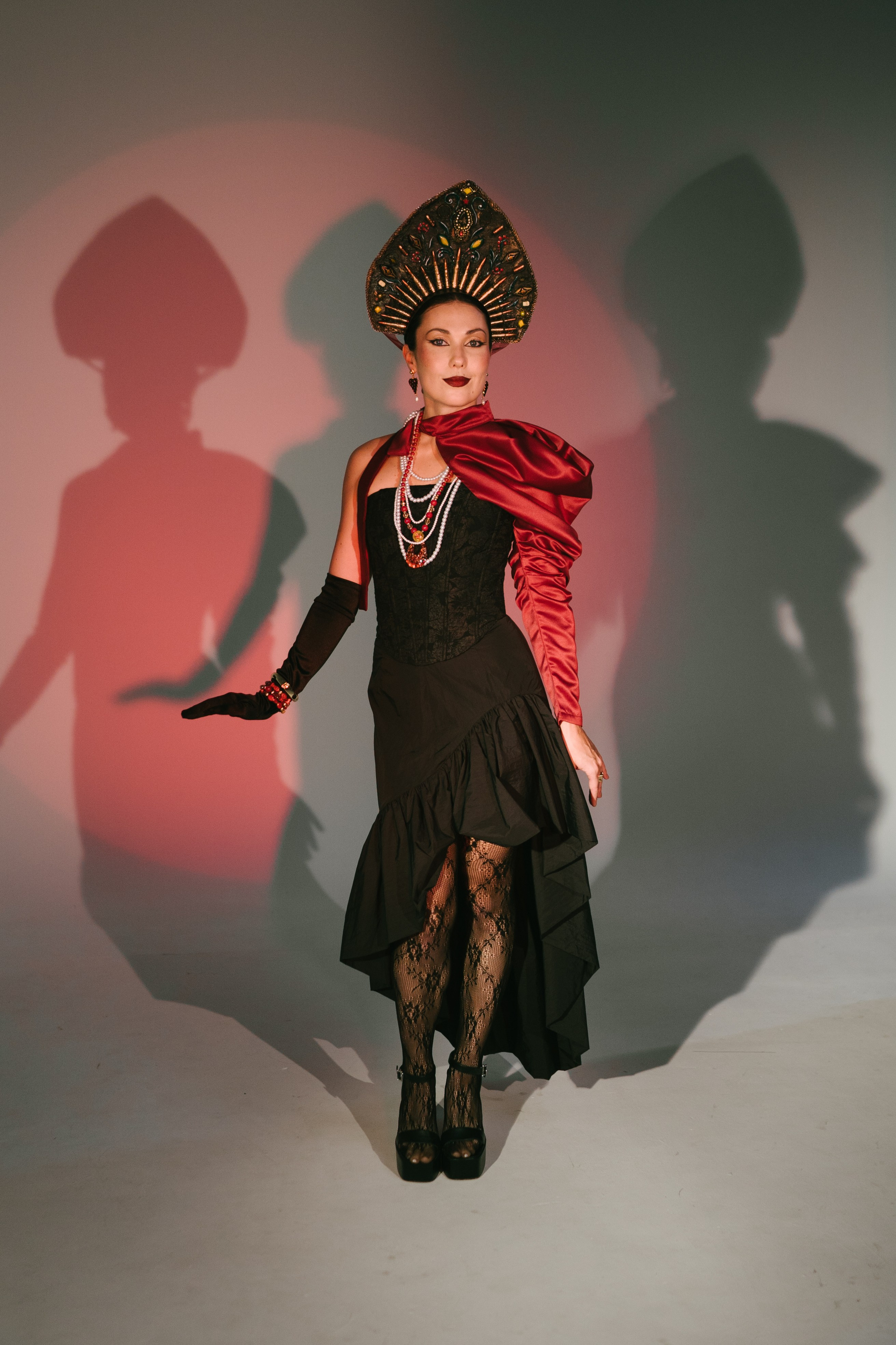 Образ для ведущей мероприятий в стиле «Русский китч». Стилист медийных личностей