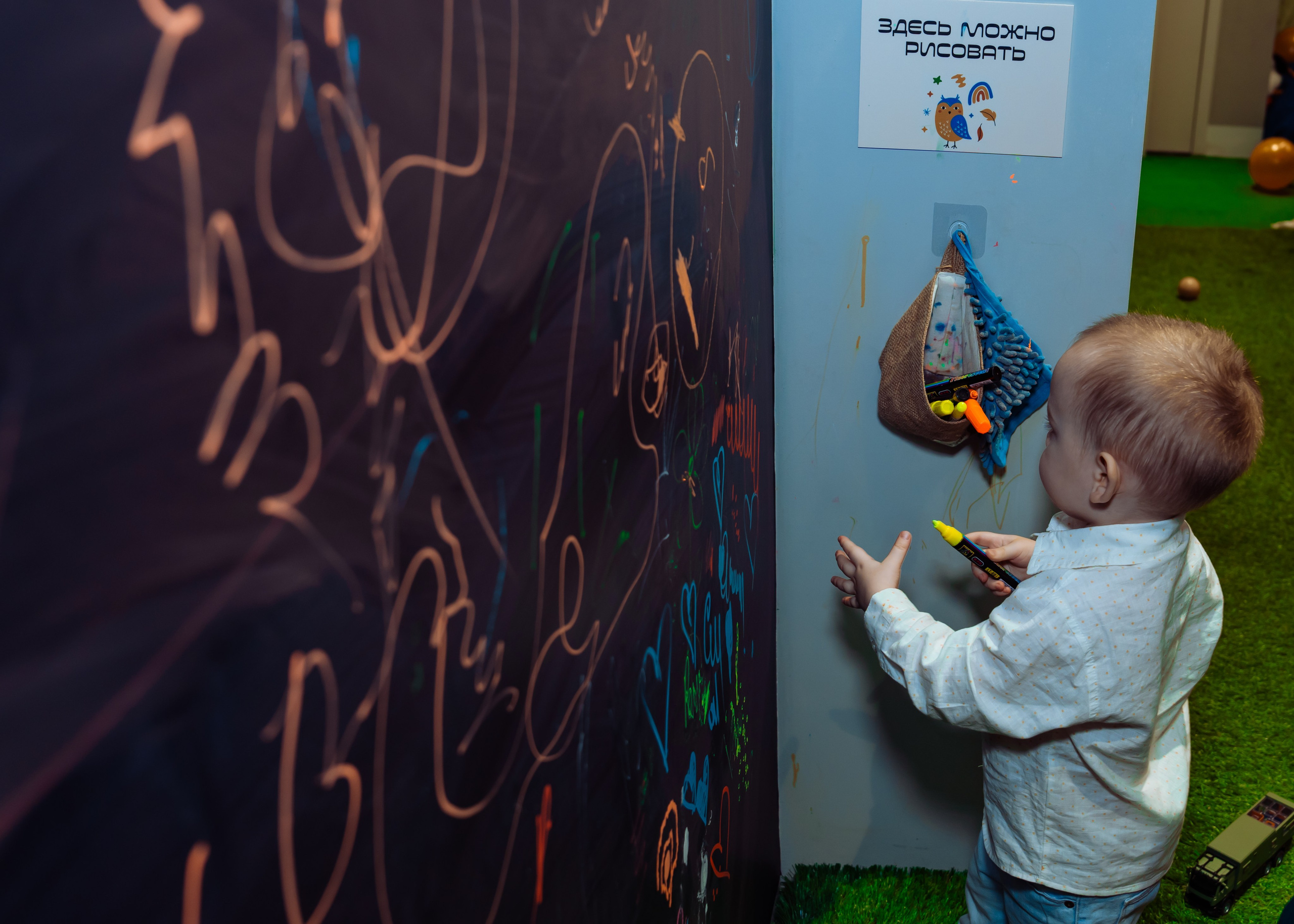 Карамелька в гостях у Романа. Крамер Юлиана детский и семейный фотограф