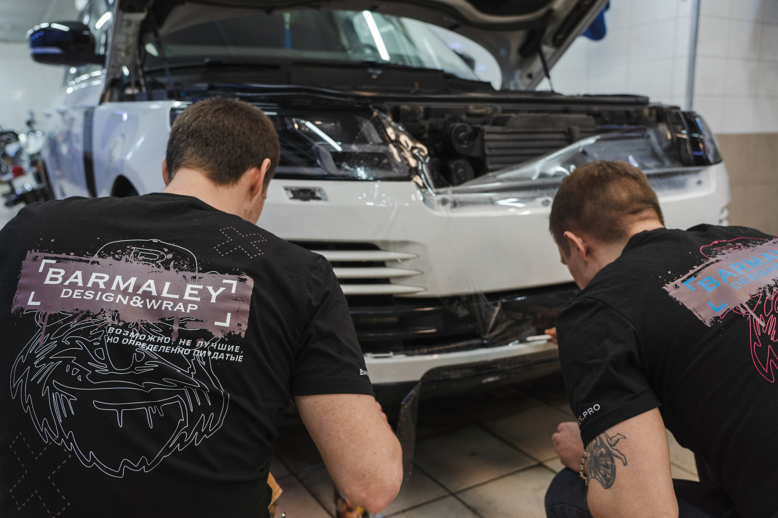 Оклейка автомобиля в защитный полиуретан. Студия дизайна и оклейки авто Barmaley Design
