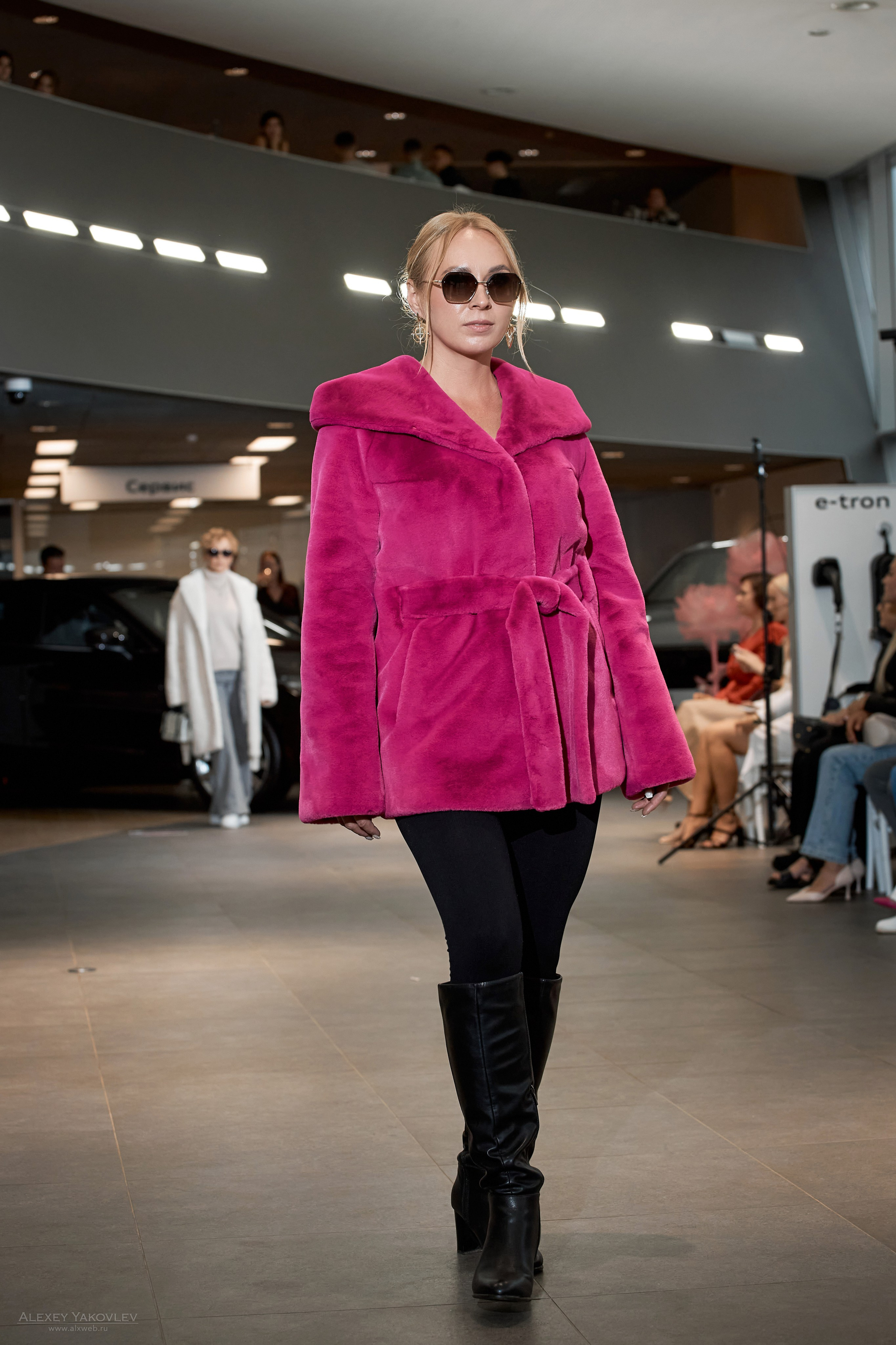 Модный показ PRE-FALL модельной школы Modeling+. Фотограф Алексей Яковлев