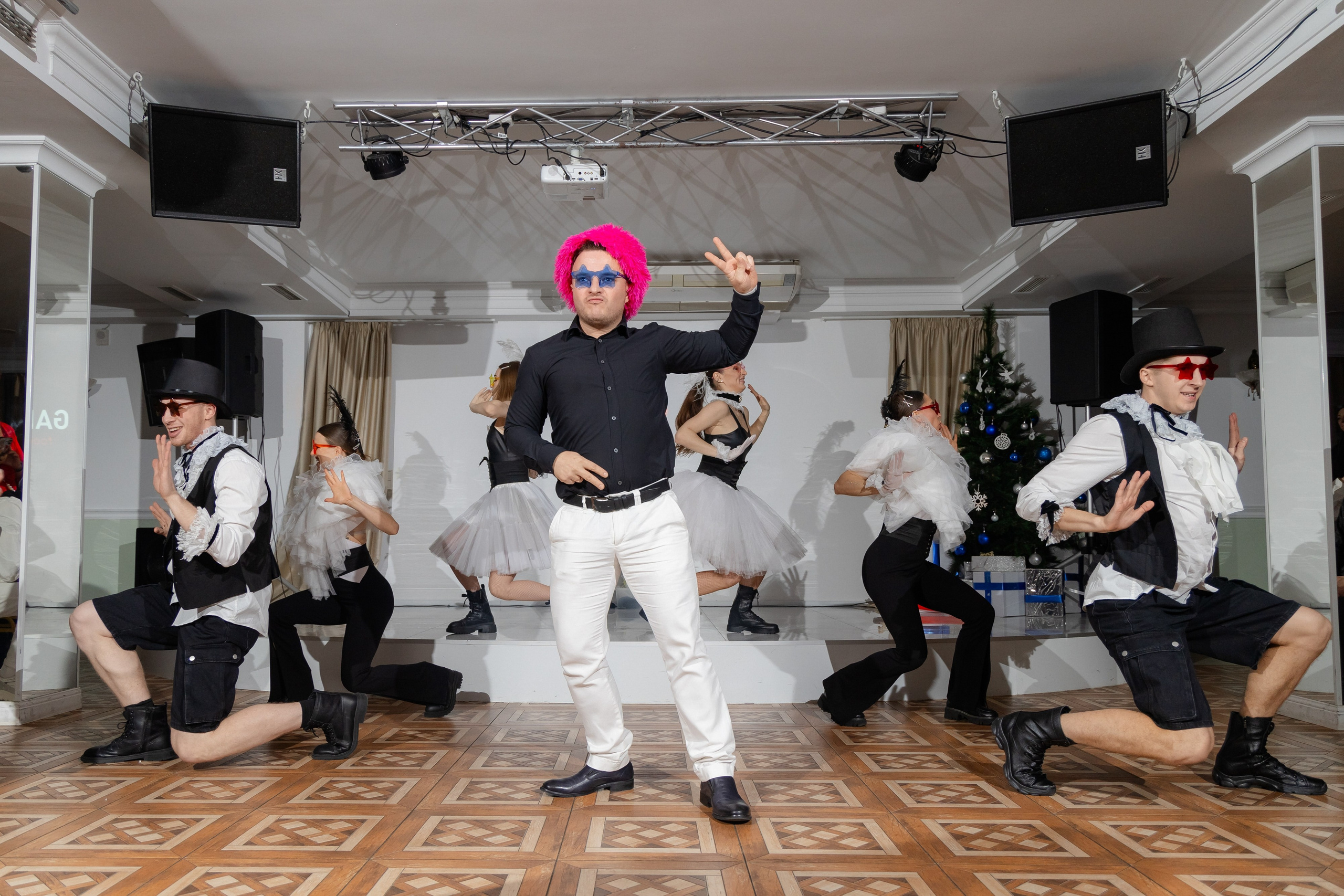 Корпоративная фотосъемка для кафе GARAGE | Новый год 2025 | Минск. Свадебный фотограф в Минске/Беларуси Сергей Спиридонов