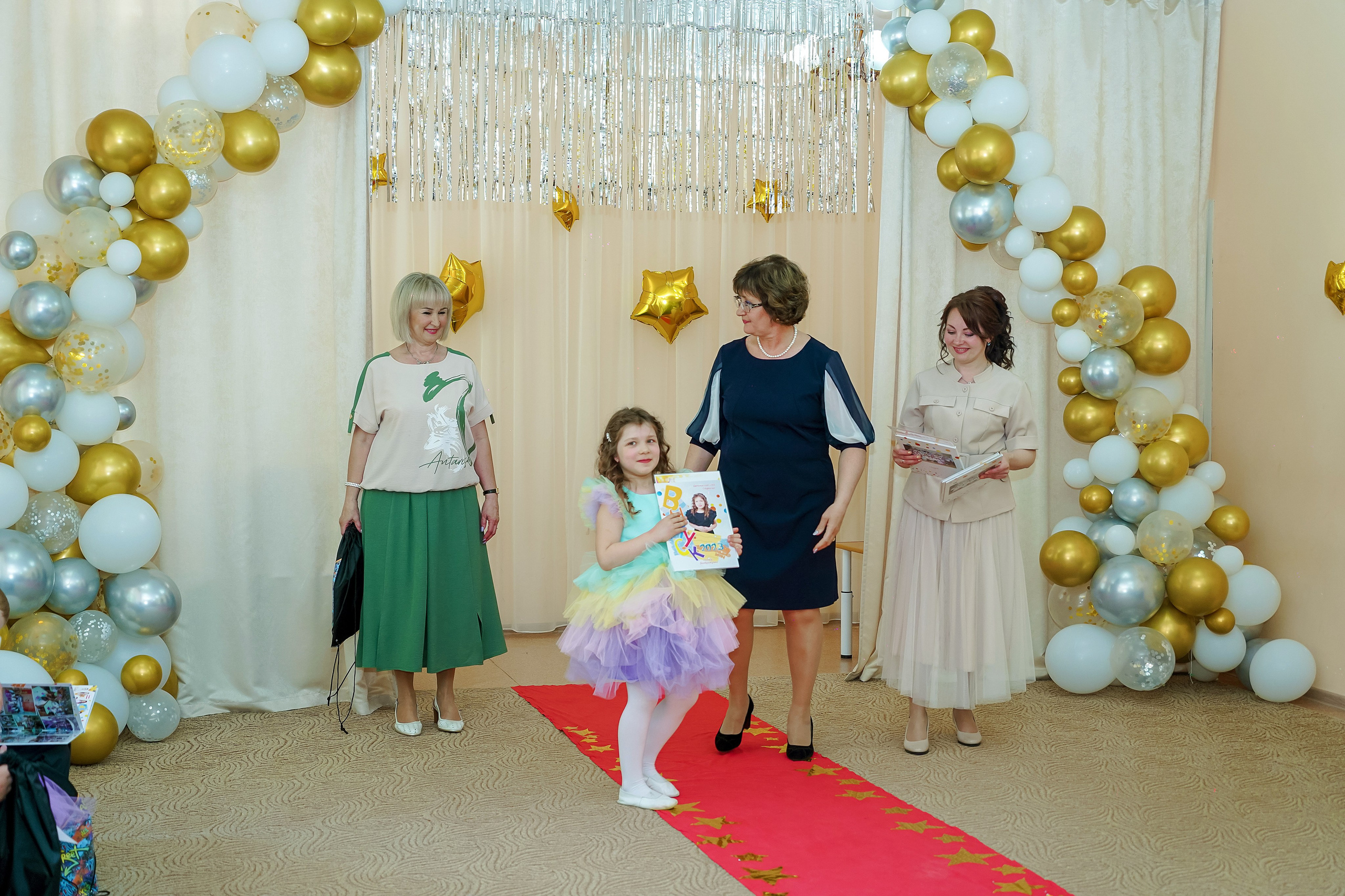 Фотосъемка видеосъёмка фотограф видеооператор новогодних утренников  в. Фотограф, видеооператор Нина Коршунова