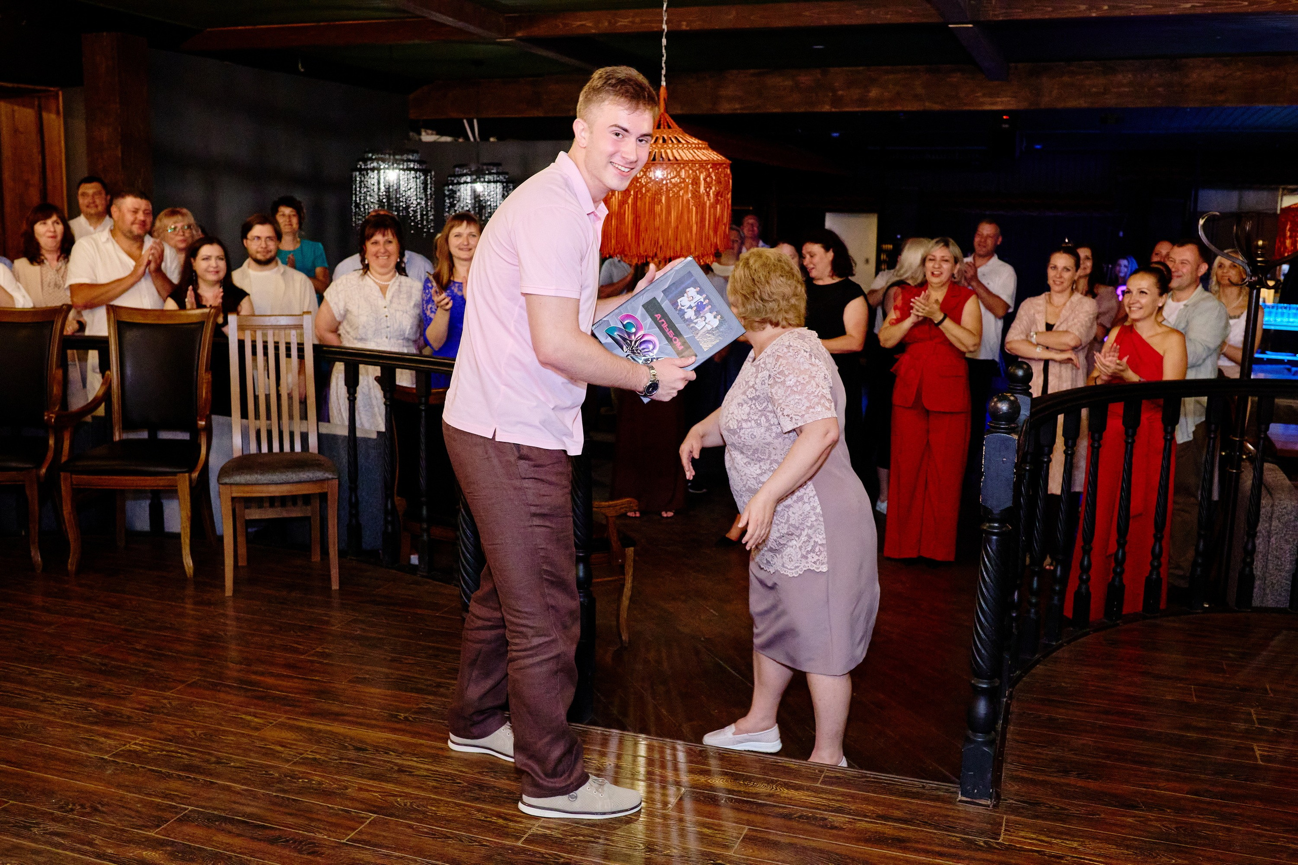 Выпускной 35 Сош. Фотограф Выпускные альбомы Таганрог Сергей Коробченко