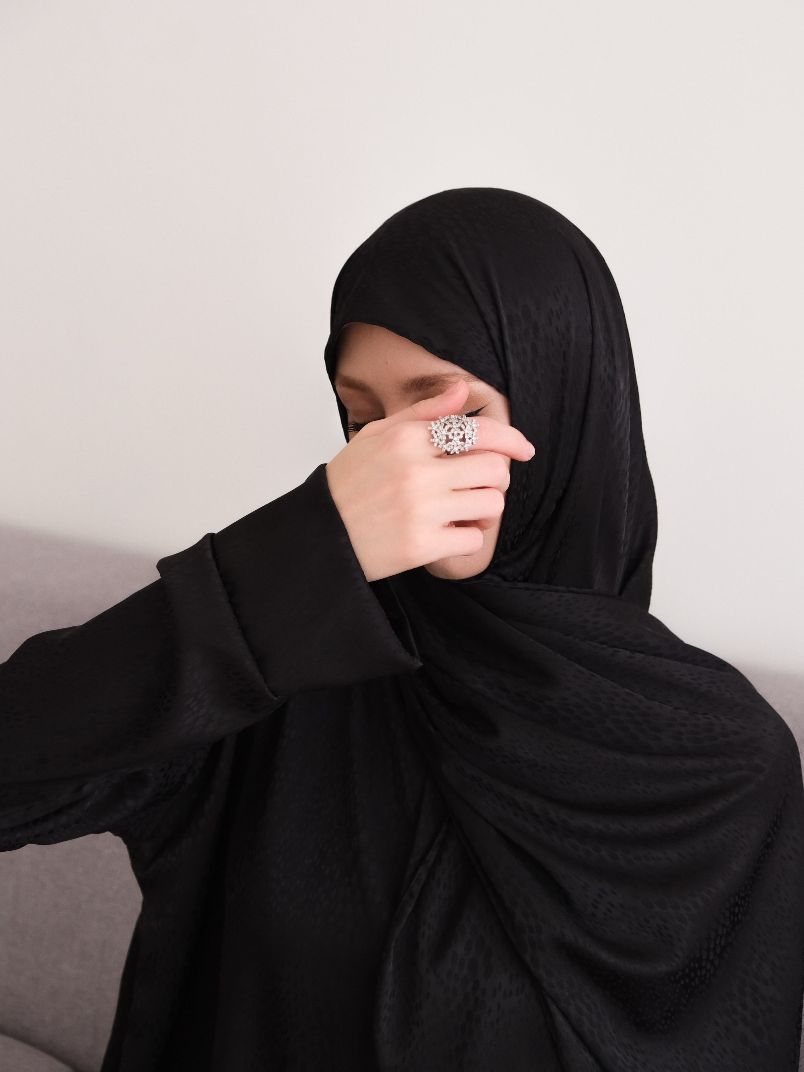 Shinee abayas. VonContent