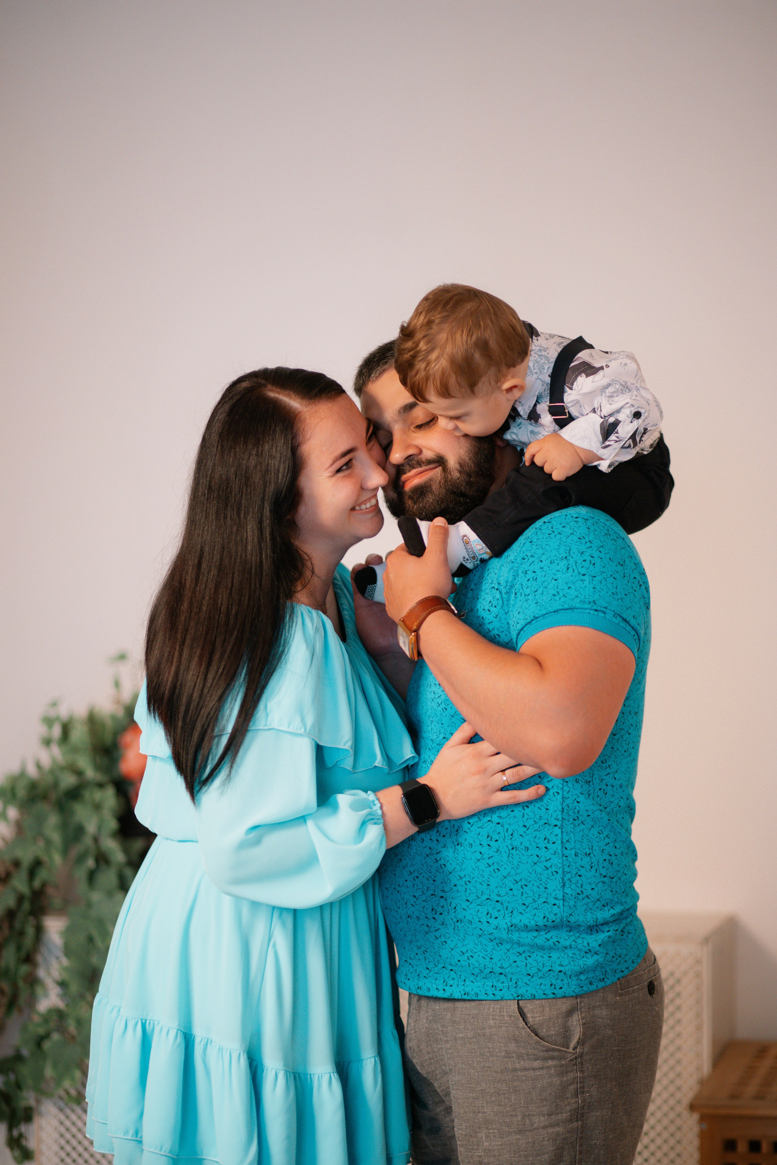 Руслан, Настя и Давид. Семейный фотограф в Вышнем Волочке — Ульяна Иванова | Фотосессии для всей семьи