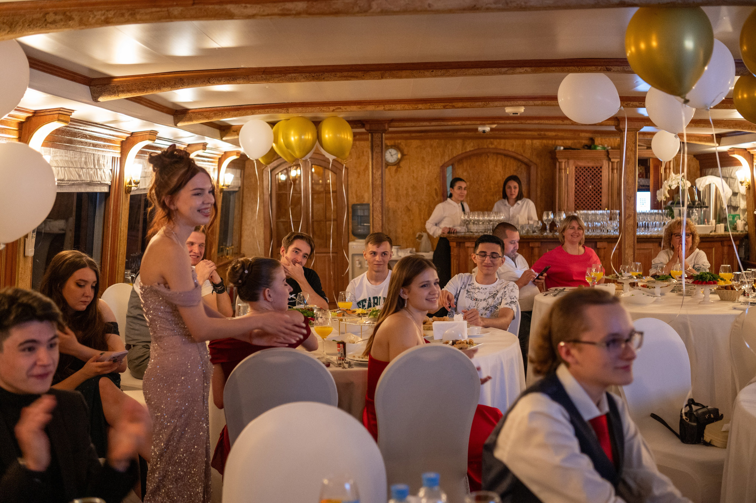 Выпускной вечер 11 класс на теплоходе. Детский и семейный фотограф г. Москва Оксана Катаджи