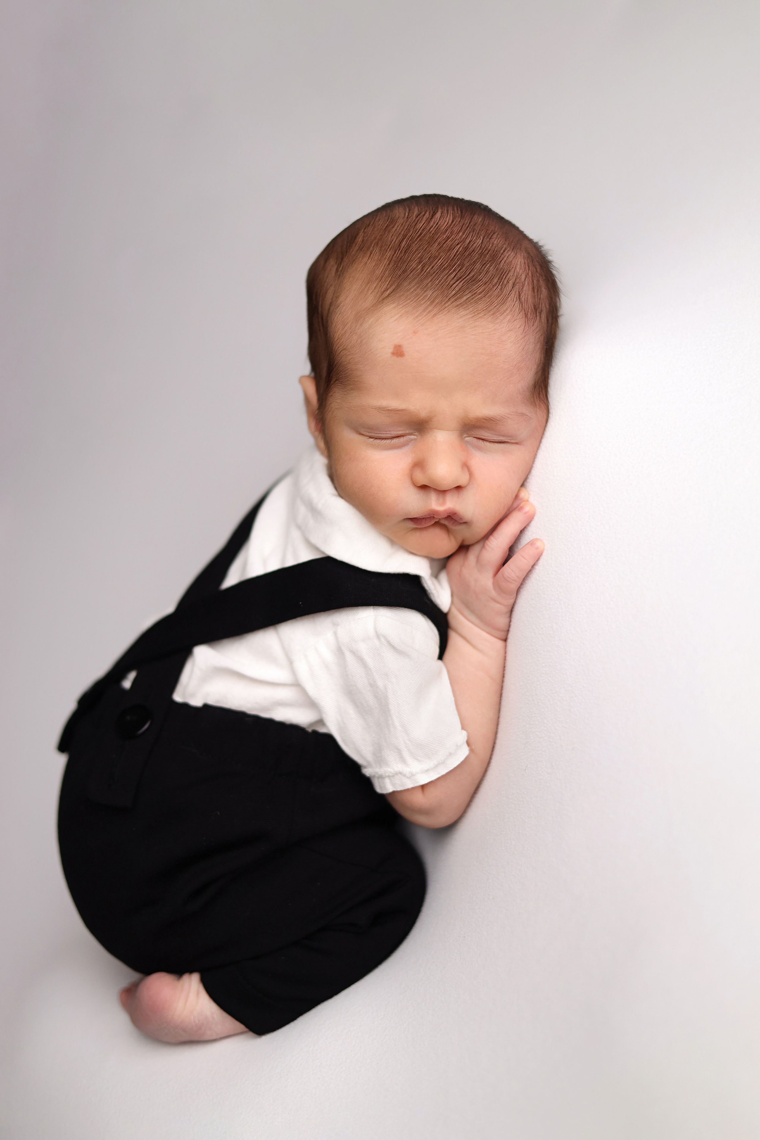 Фотосессия новорожденных. Ньюборн фотограф в Москве. Фотограф новорожденных Москва. Ньюборн фотограф Москва