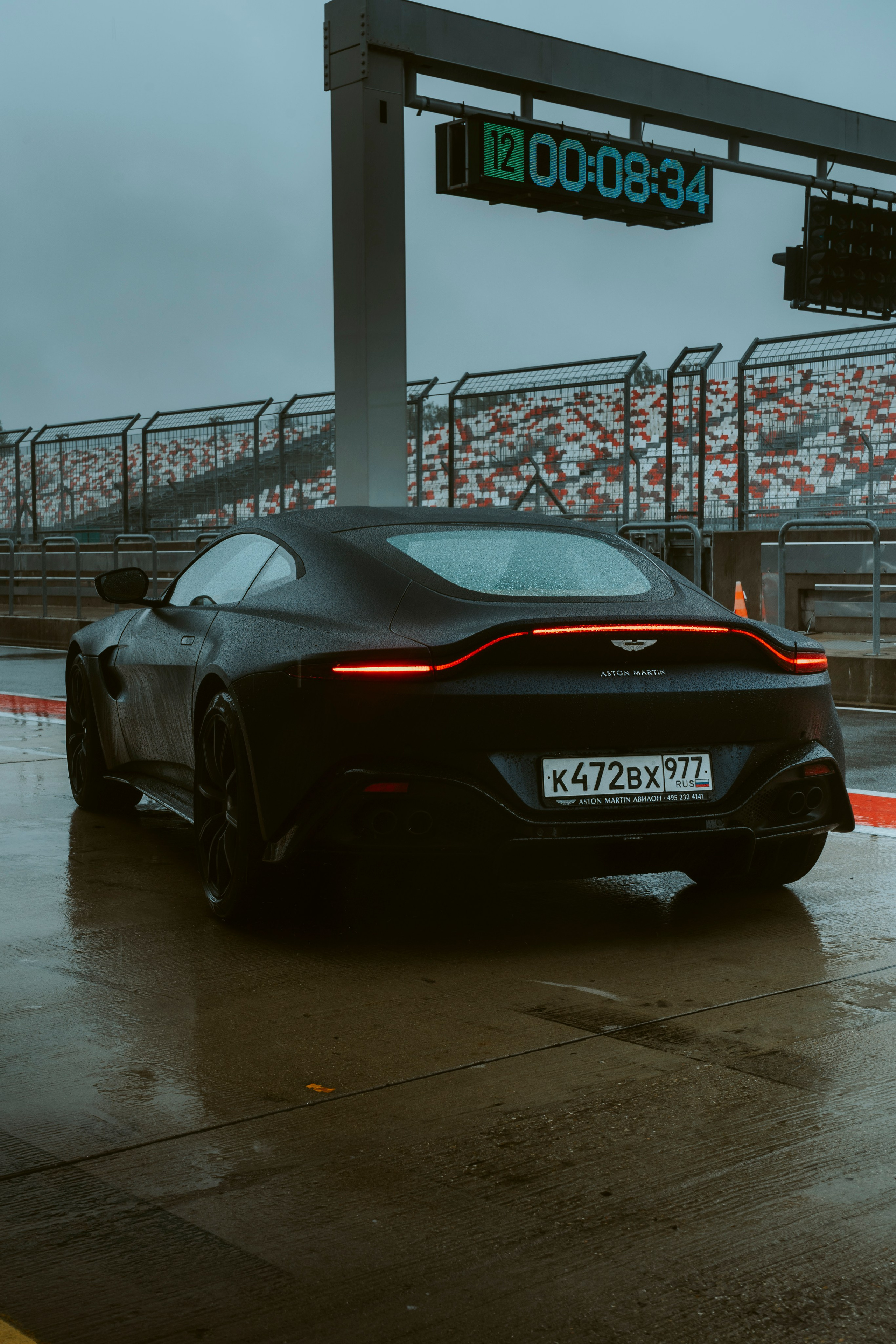 Aston Martin Vantage. Автомобильный и коммерческий фотограф Москва