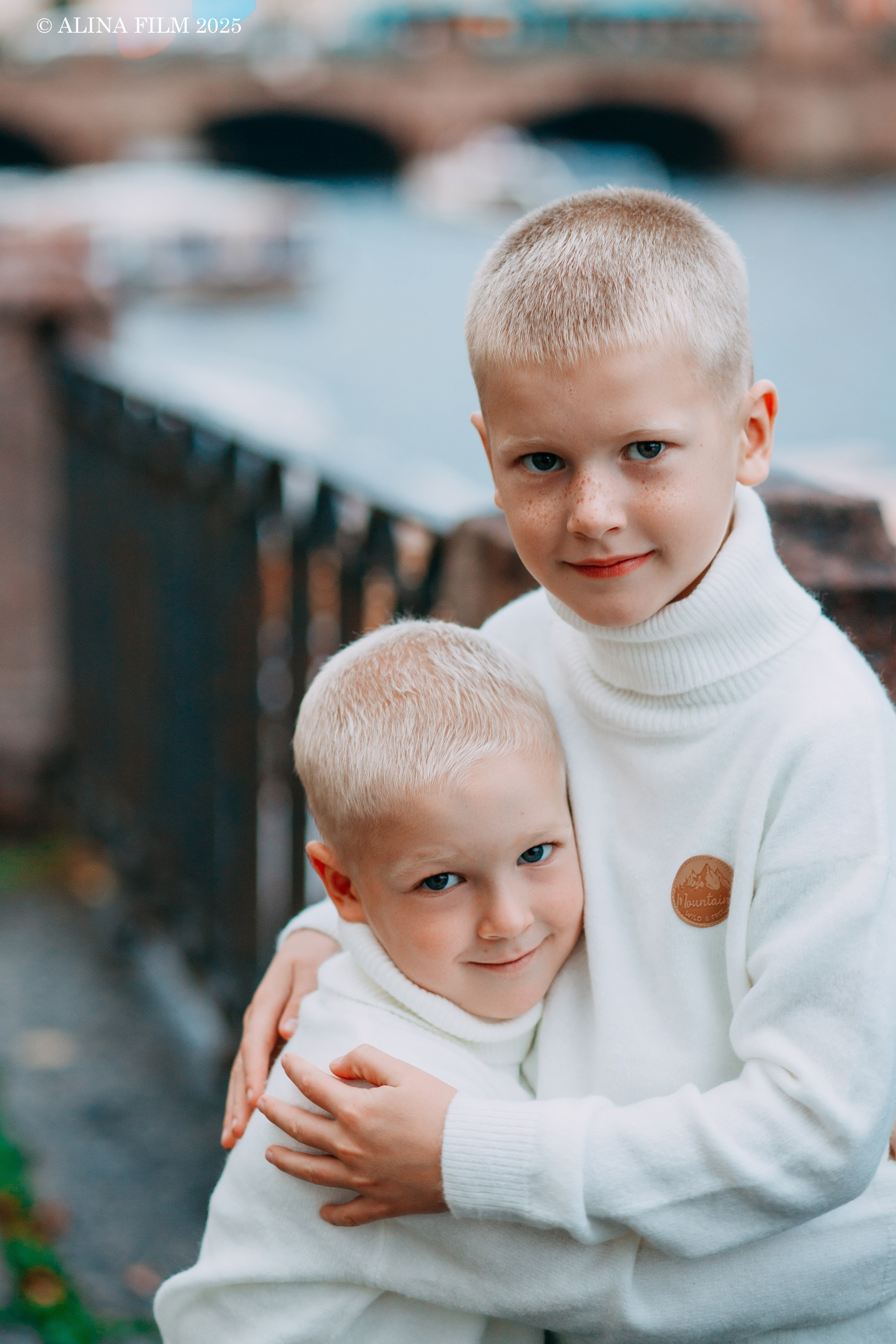 Семейная фотосессия в центре Питера. Фотограф в Санкт-Петербурге Alina Film