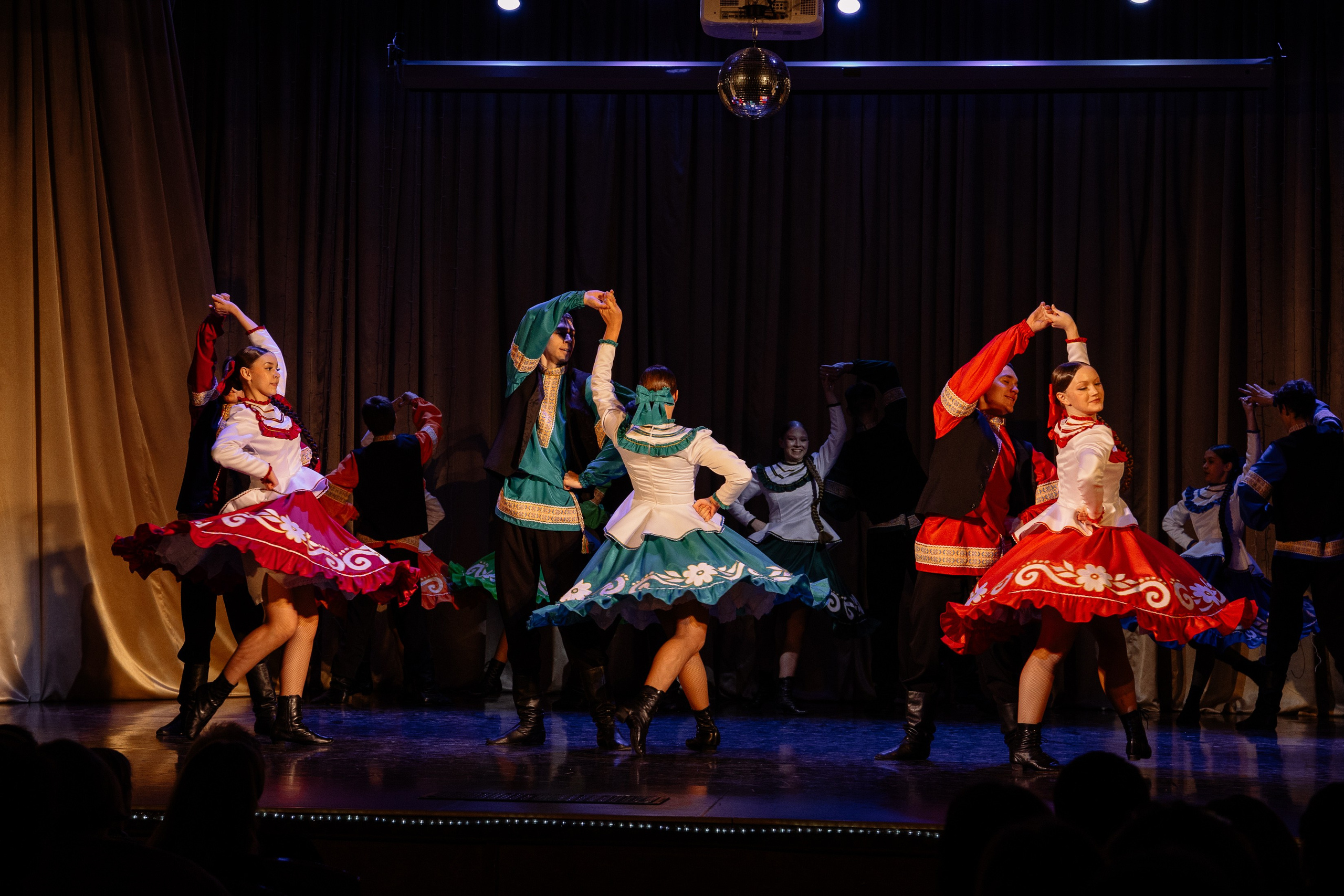 Сибирские узоры ДК Ефремова. Фотограф Юлия Мальцева