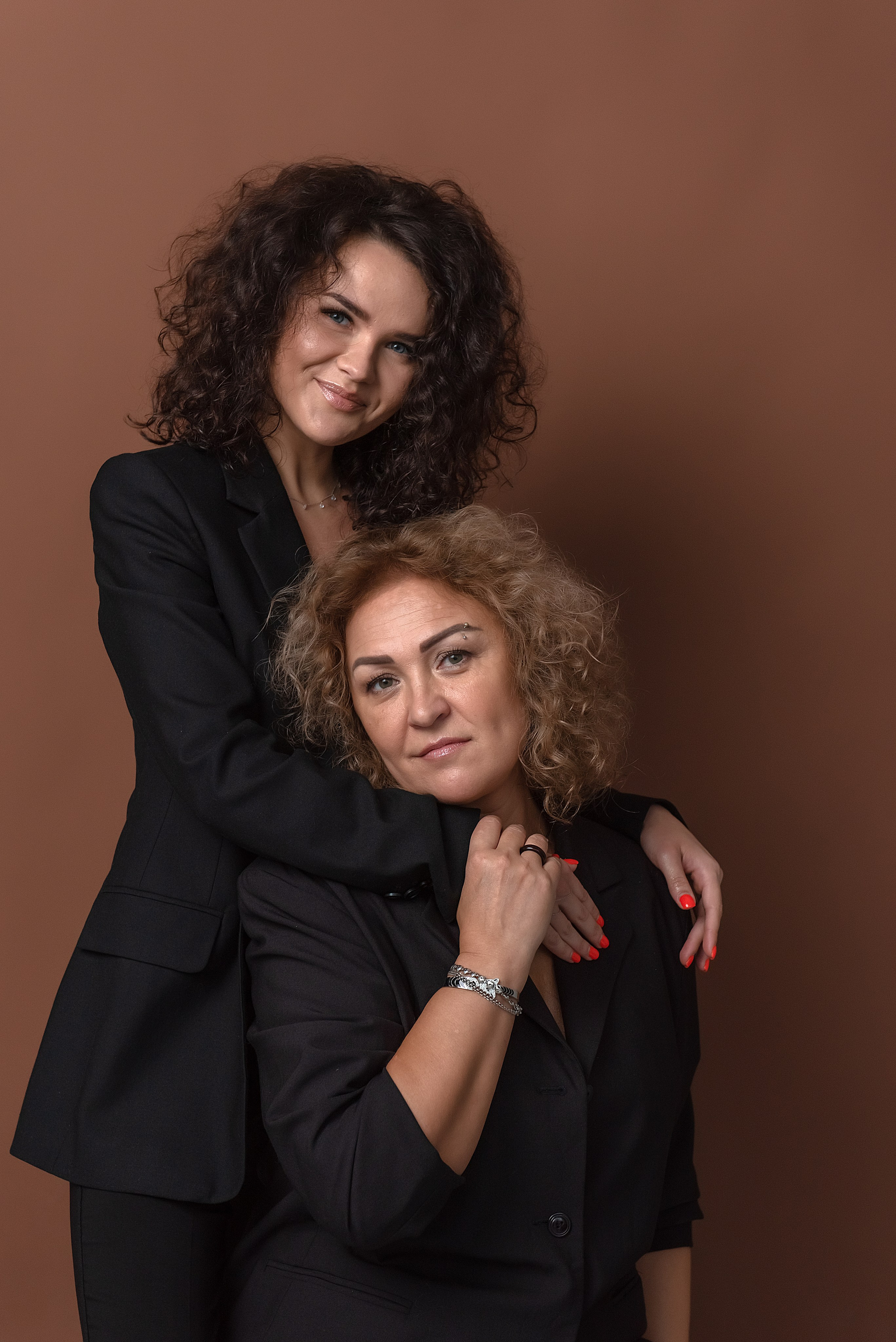 Студийная съемка «Мама с дочкой» Оля и Алина. Семейный и коммерческий фотограф в Сочи Александр Бодунов