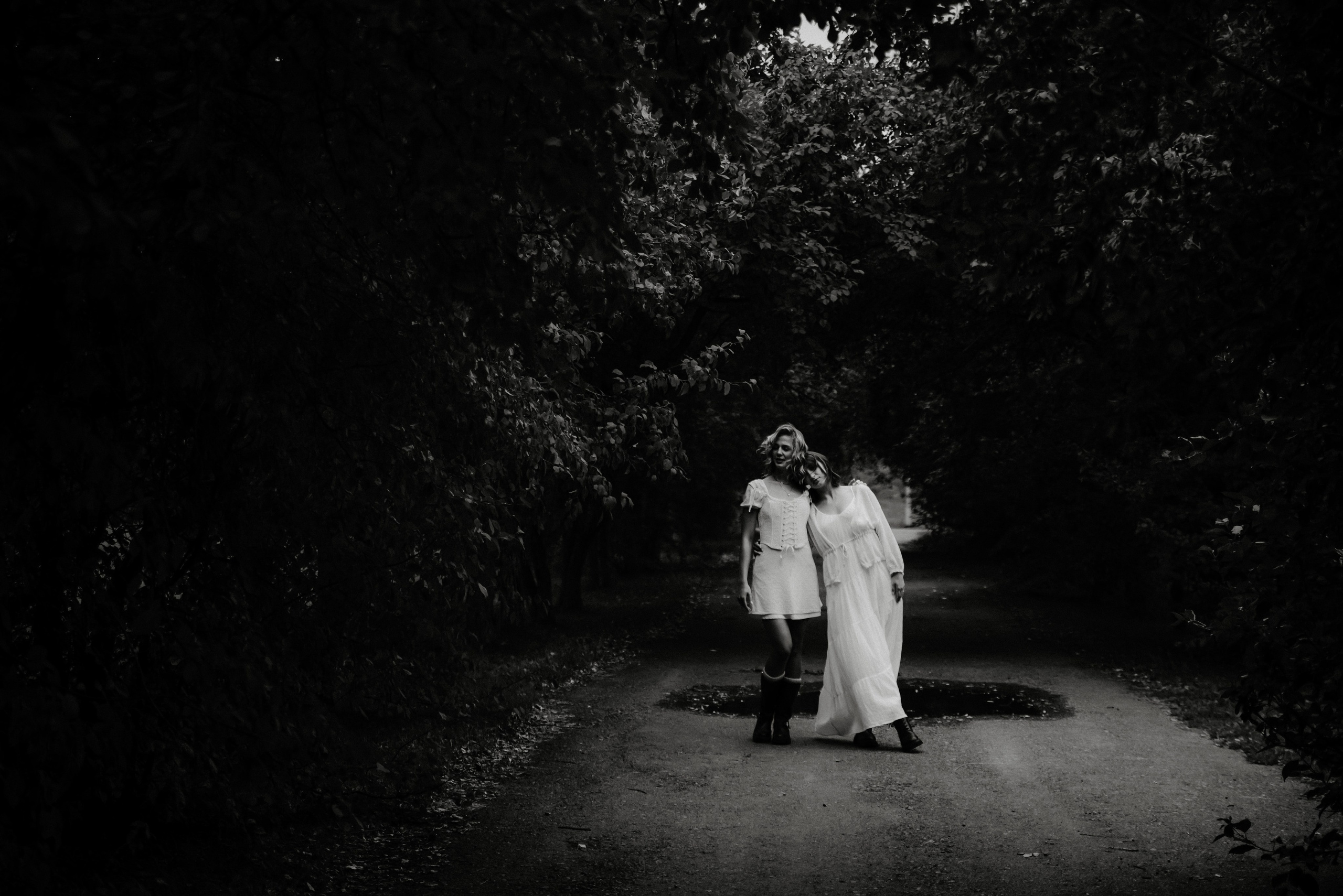 Алена и Даша