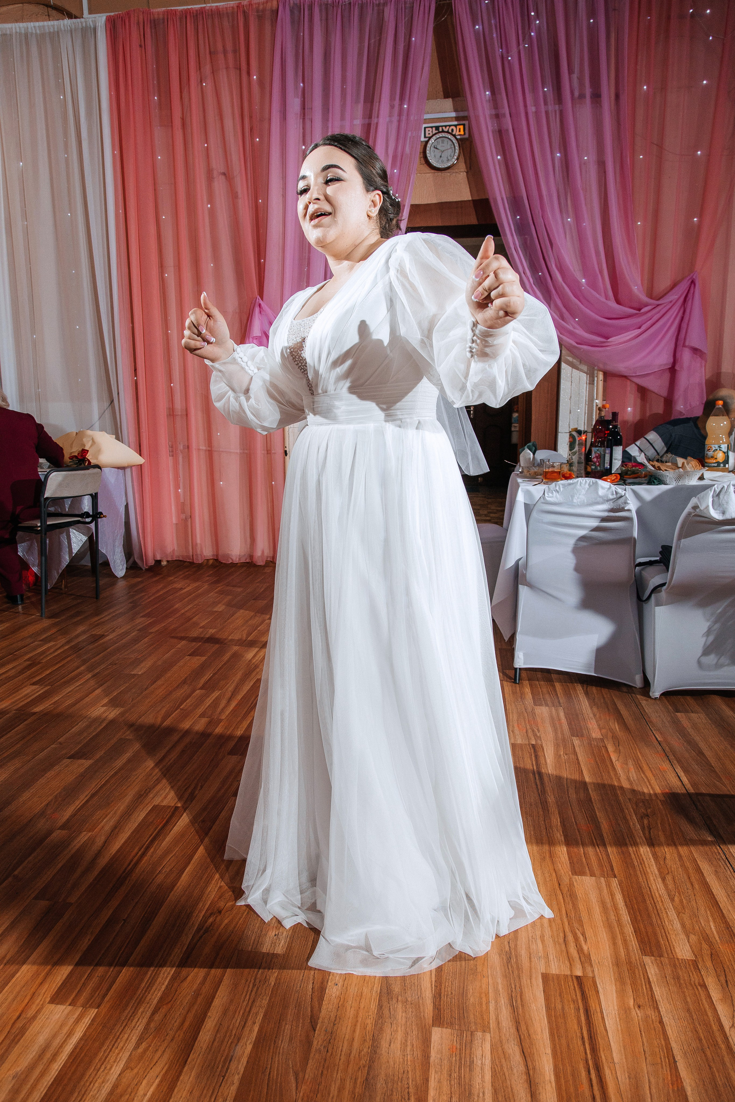 S & E. Street photographer