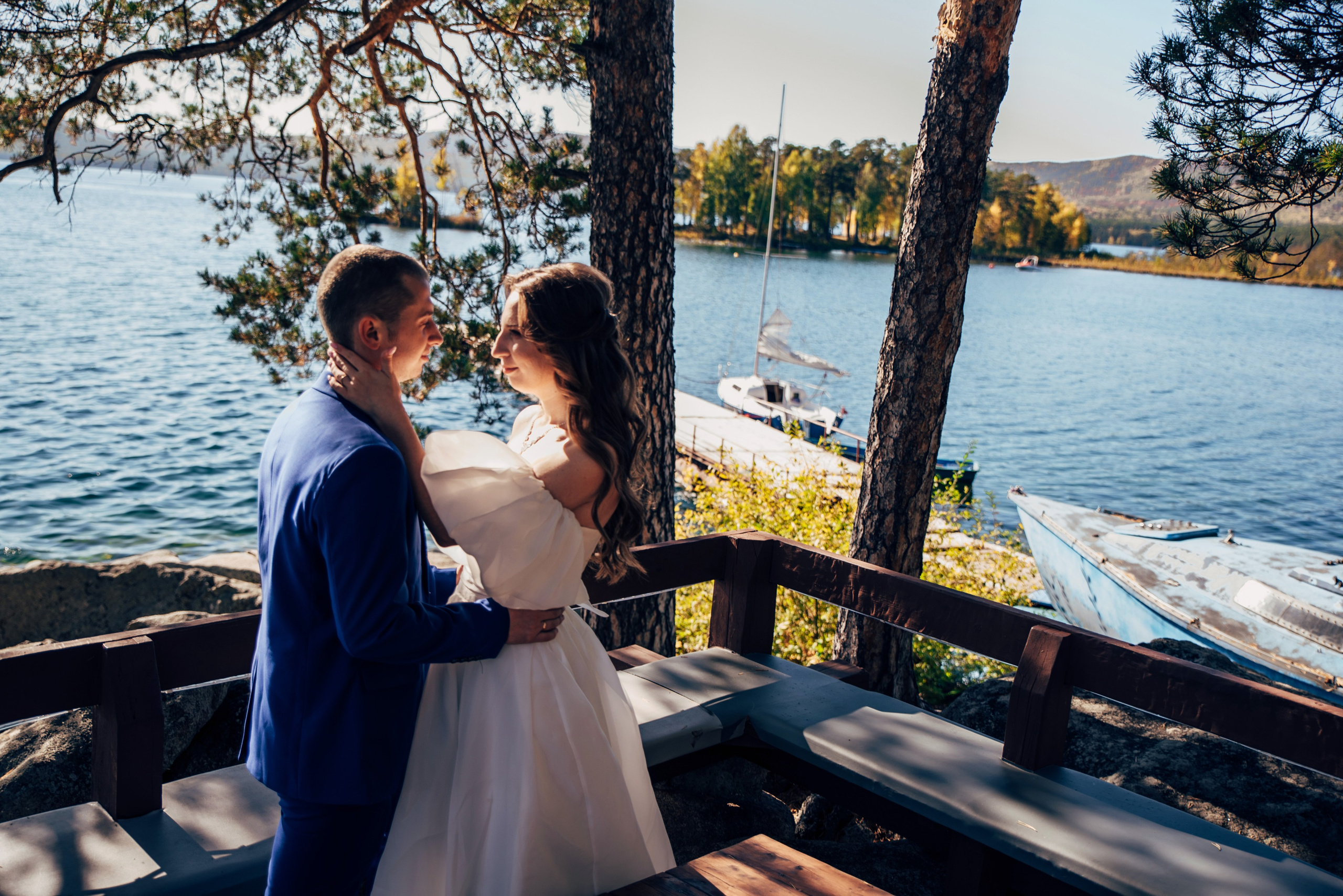 прогулочная фотосессия на озере Тургояк Золотой пляж