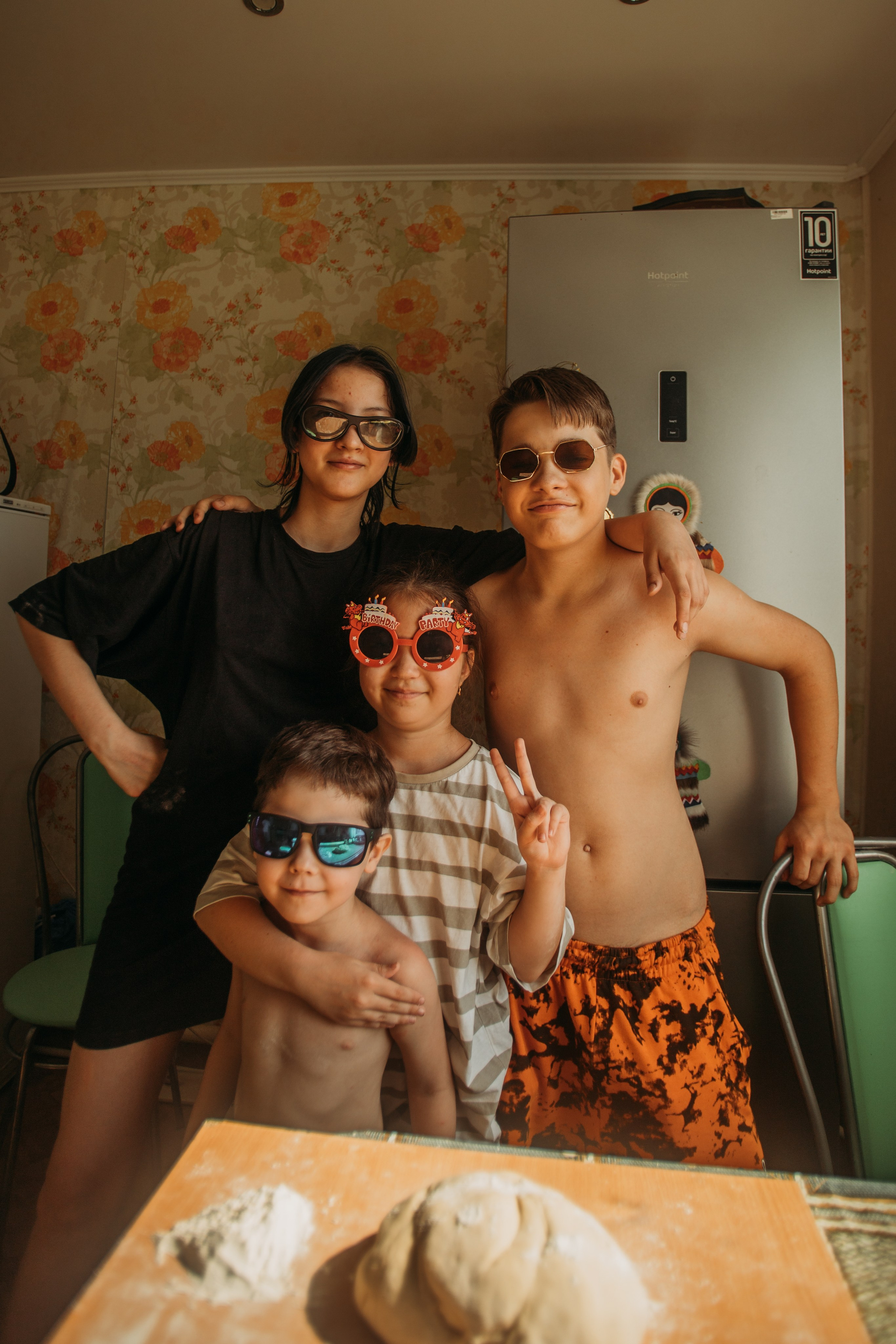 Домашняя фотосессия моей семьи. Венера Гайн. Репортажный фотограф  Тюмень. Обучение фотографии с 0