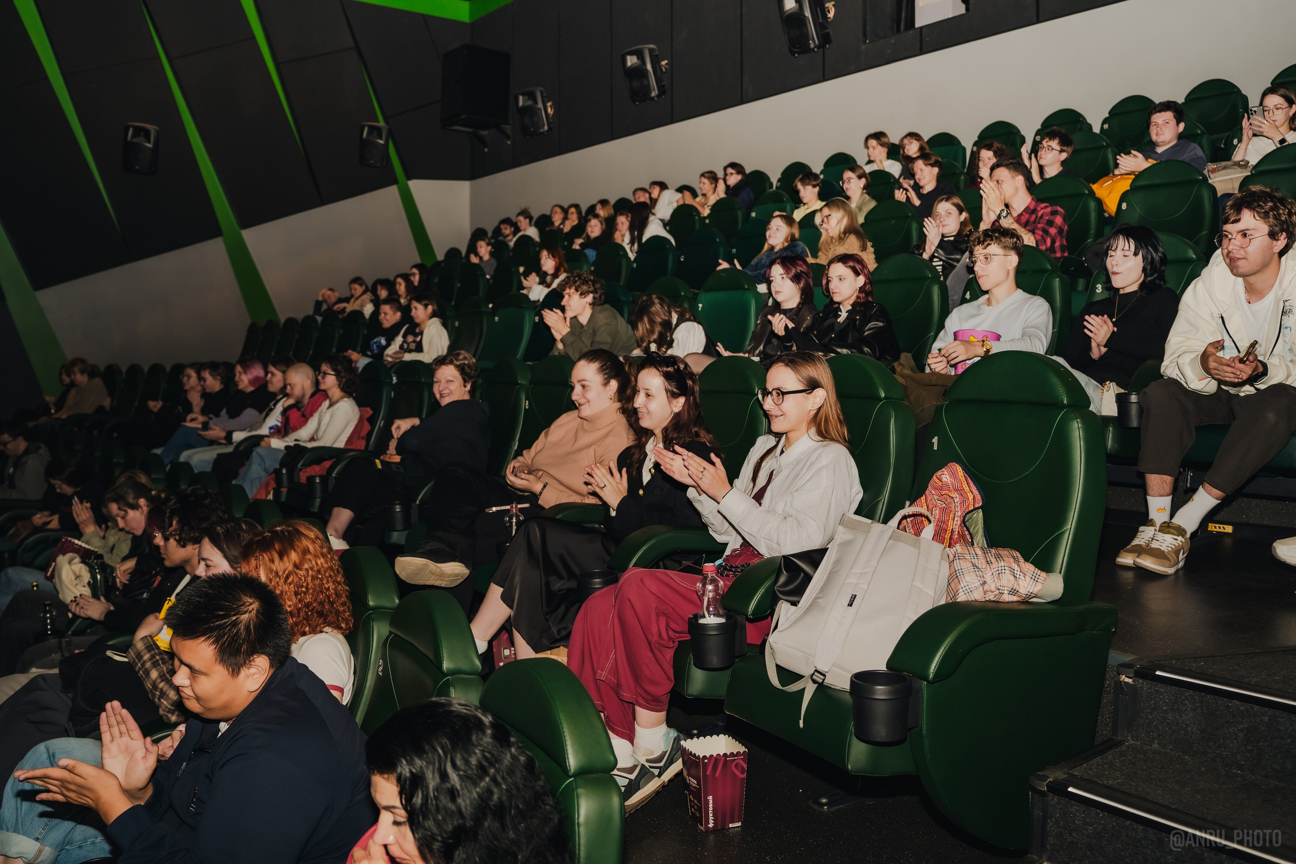 Предпоказ «Выход 8». Репортажный фотограф Анастасия Рубцова