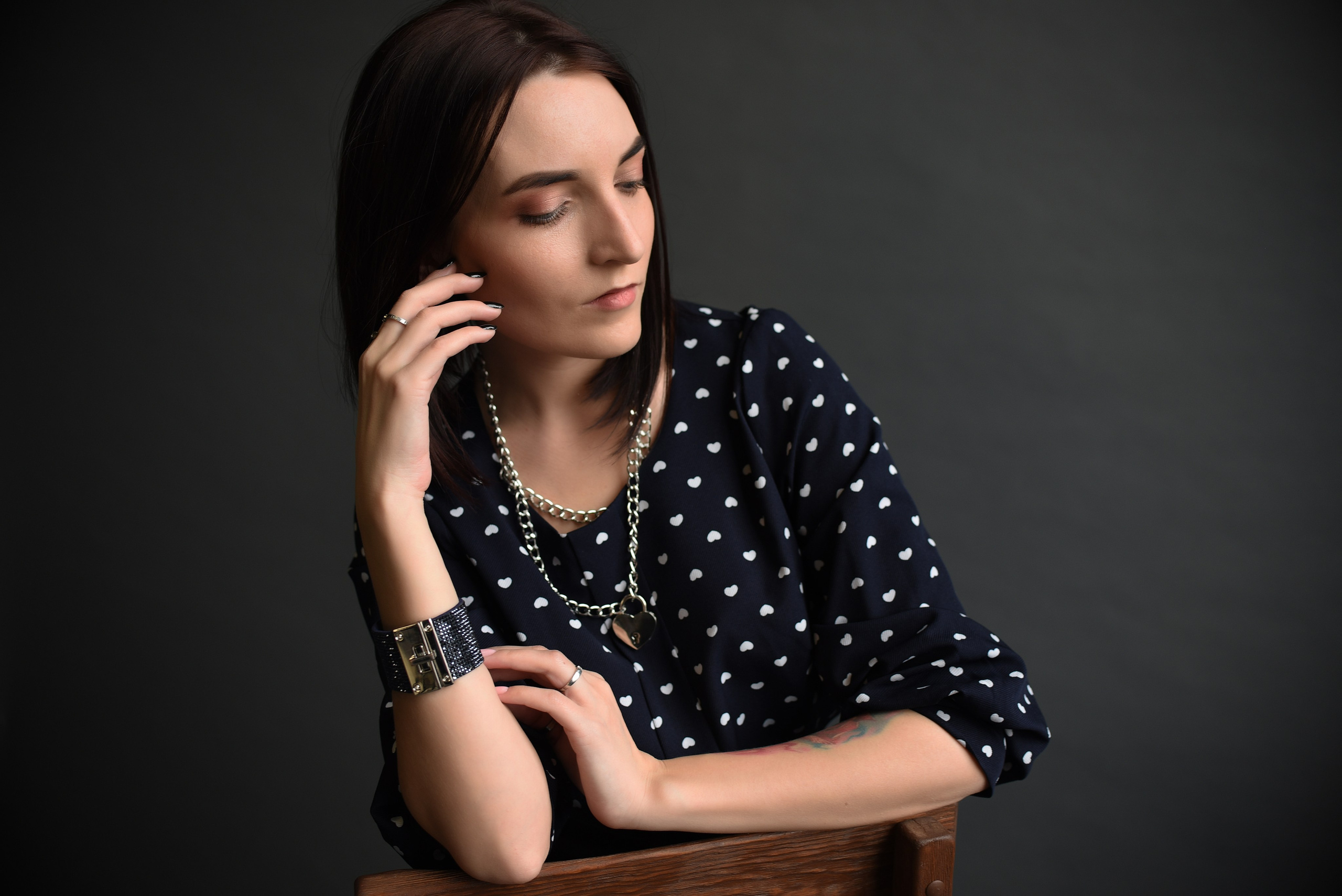 Индивидуальная студийная. Свадебный, семейный, детский, контент фотограф в Омске Максим Ильин