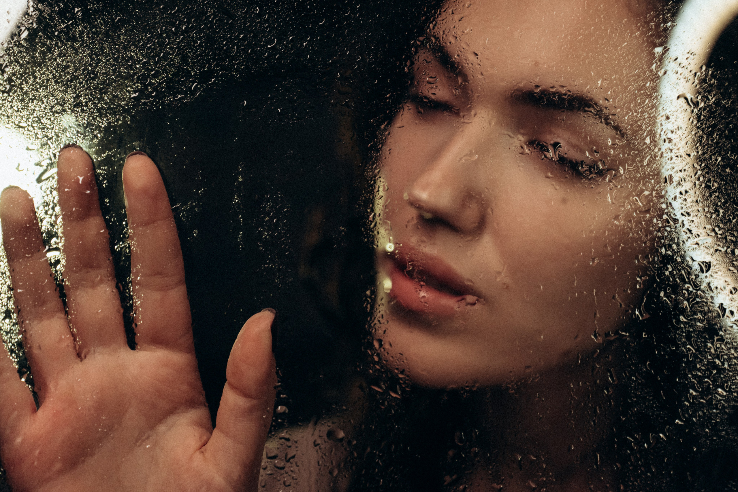 Мокрое стекло