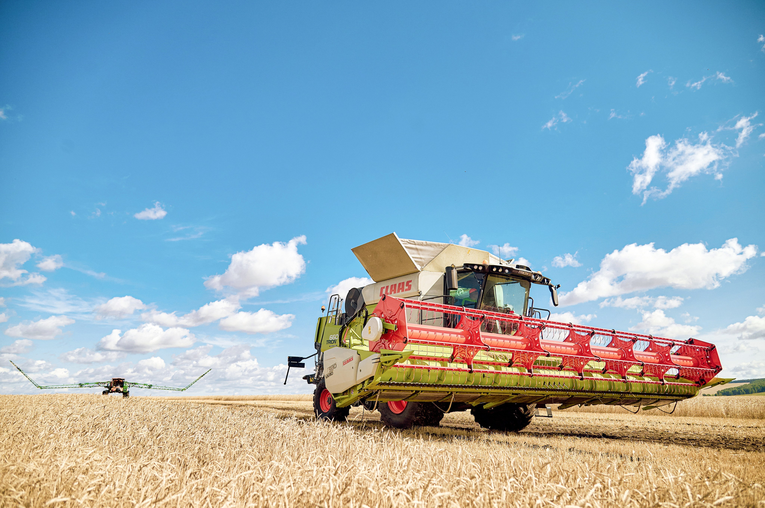 Сельхозтехники Галактика — представление в работе близ г. Абакан. Фотограф Яковлев Роман — Красноярск