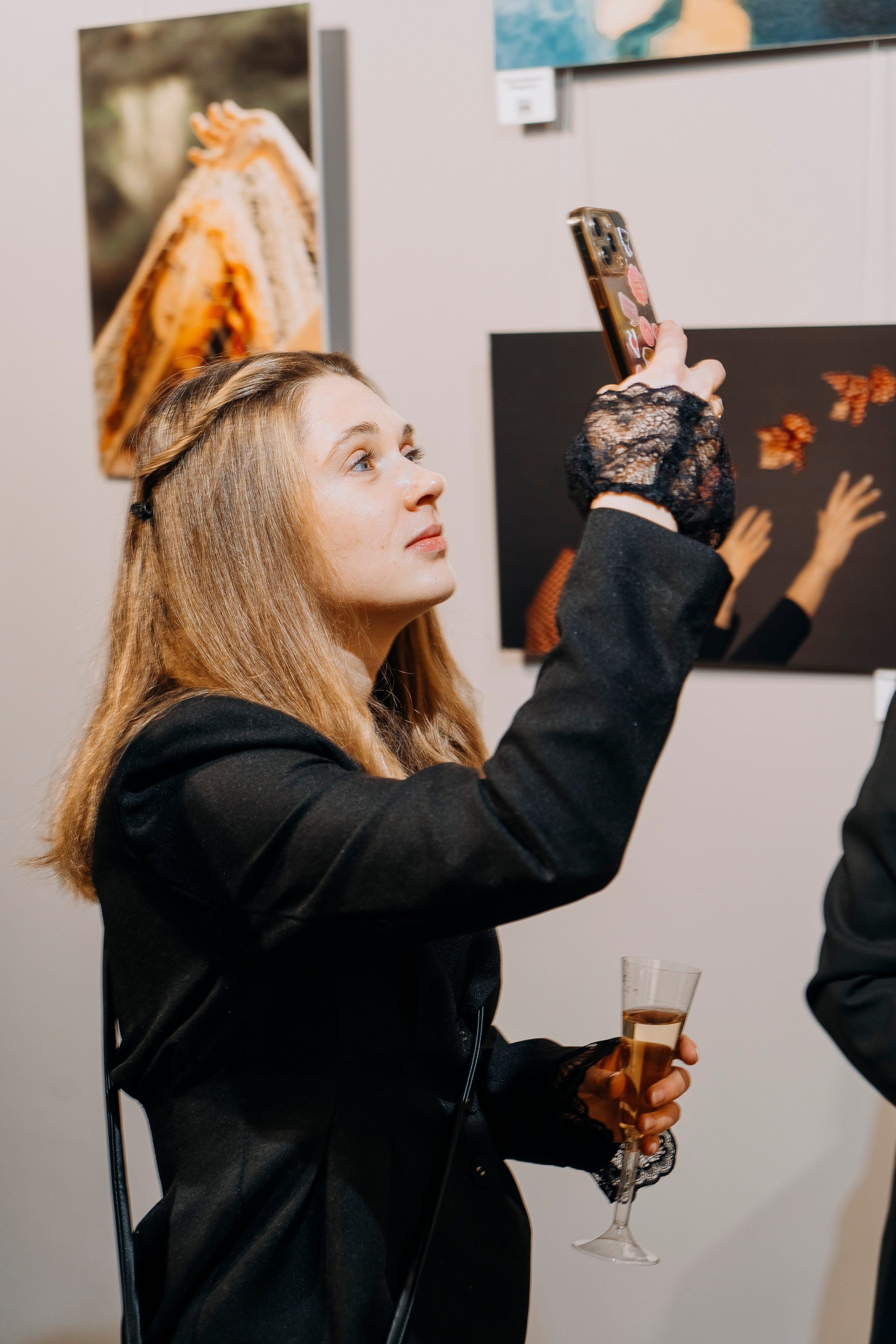 Вернисаж фотовыставки MFamilia «Гармония различий». Организация фотовыставок в Петербурге и Москве, MFamilia (МФамилия)