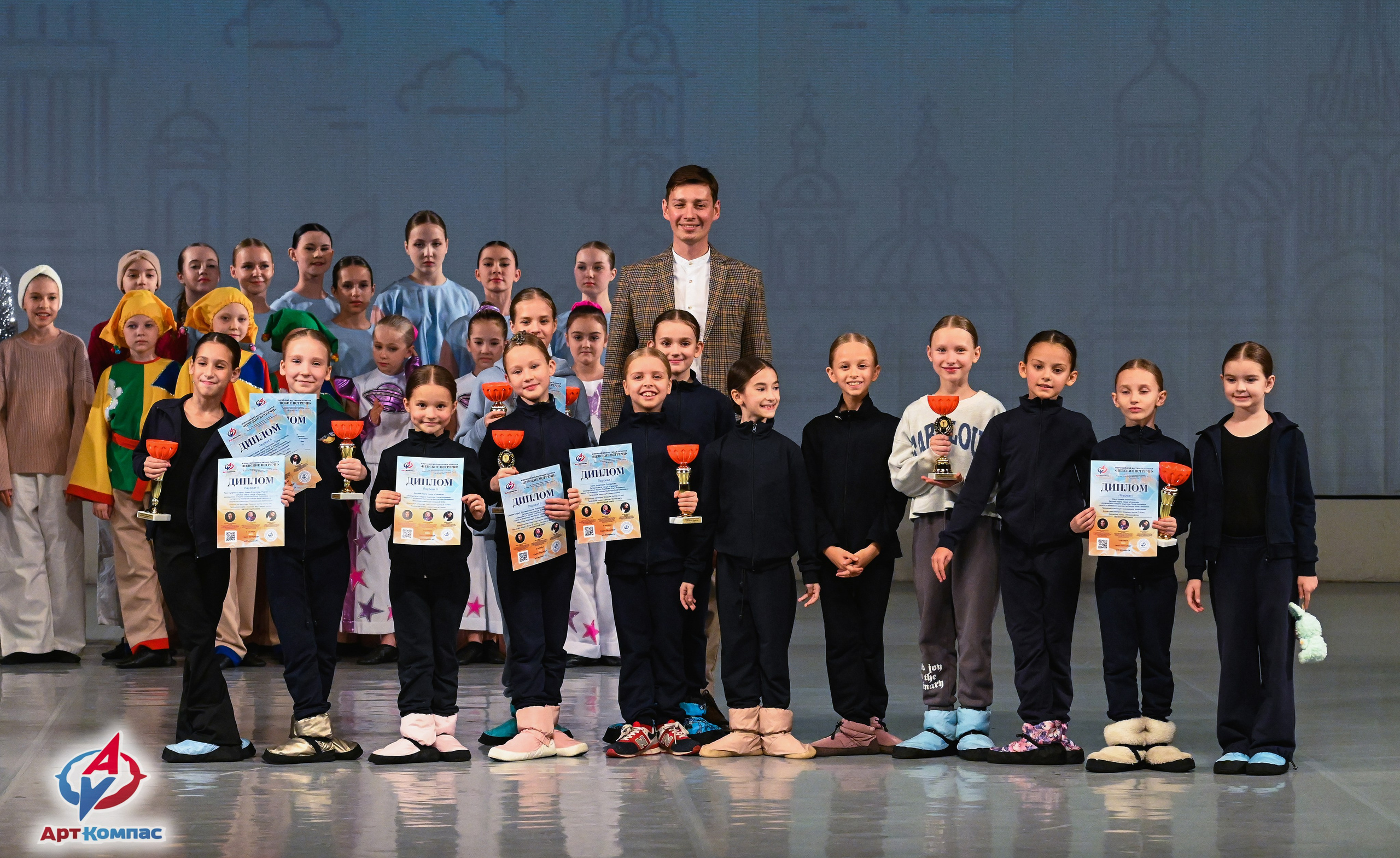 05.10.2025 Всероссийский фестиваль талантов «НЕВСКИЕ ВСТРЕЧИ» г. Санкт-Петербург. Медиастудия Фото Концепт