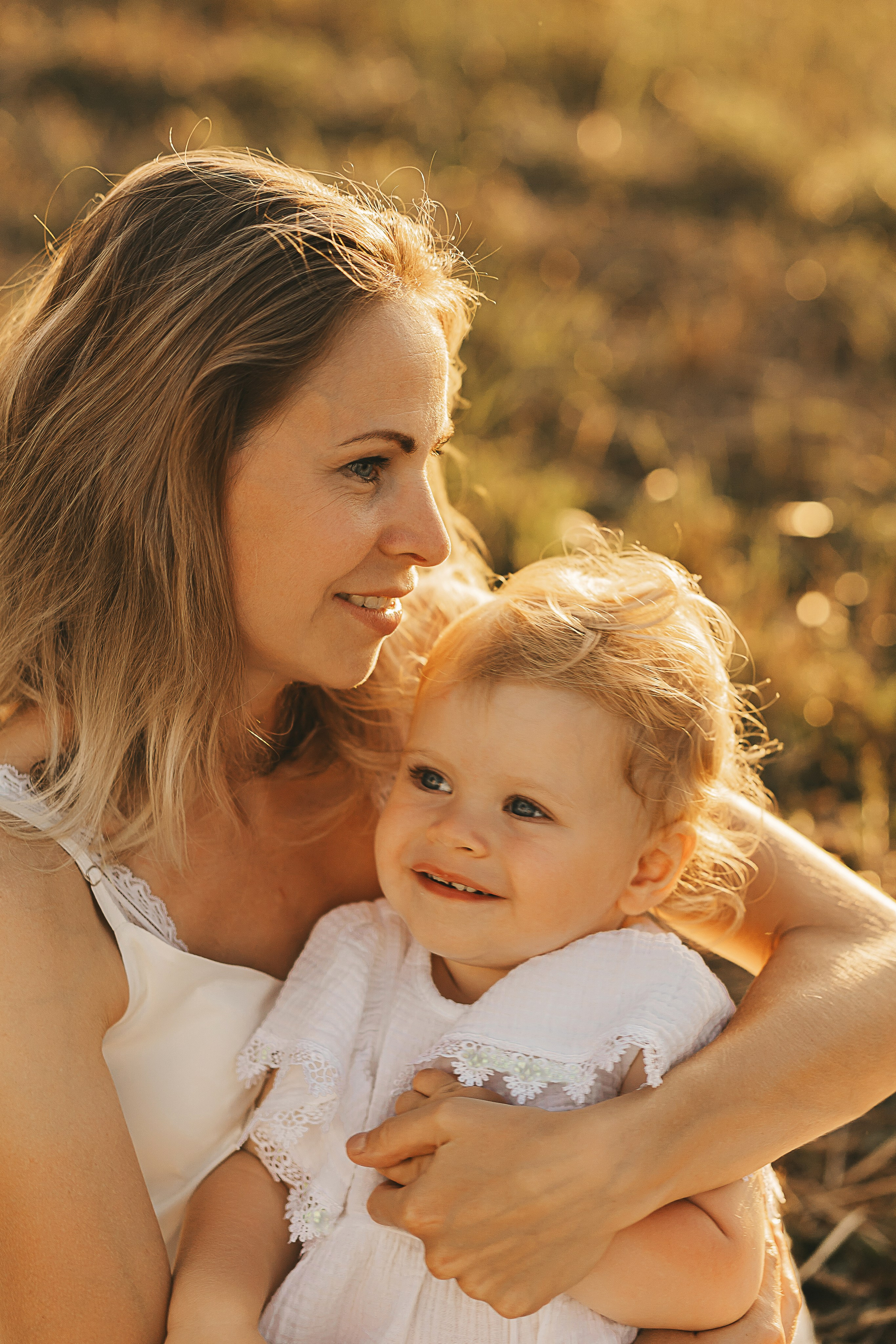 Фотосессия в поле со стогами. Семейный и женский фотограф в Москве Надежда Воробьева