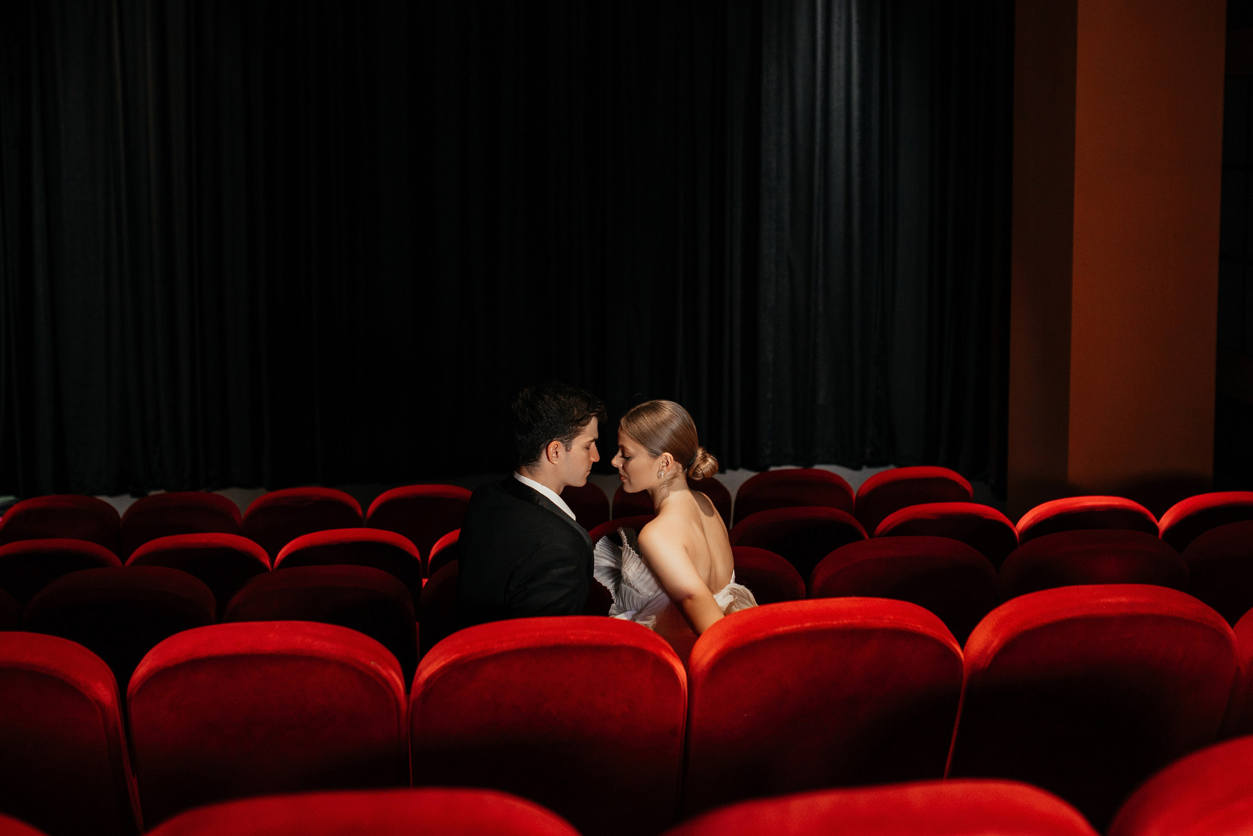 Кинотеатр. Свадебный фотограф в Донецке — Вита Донец