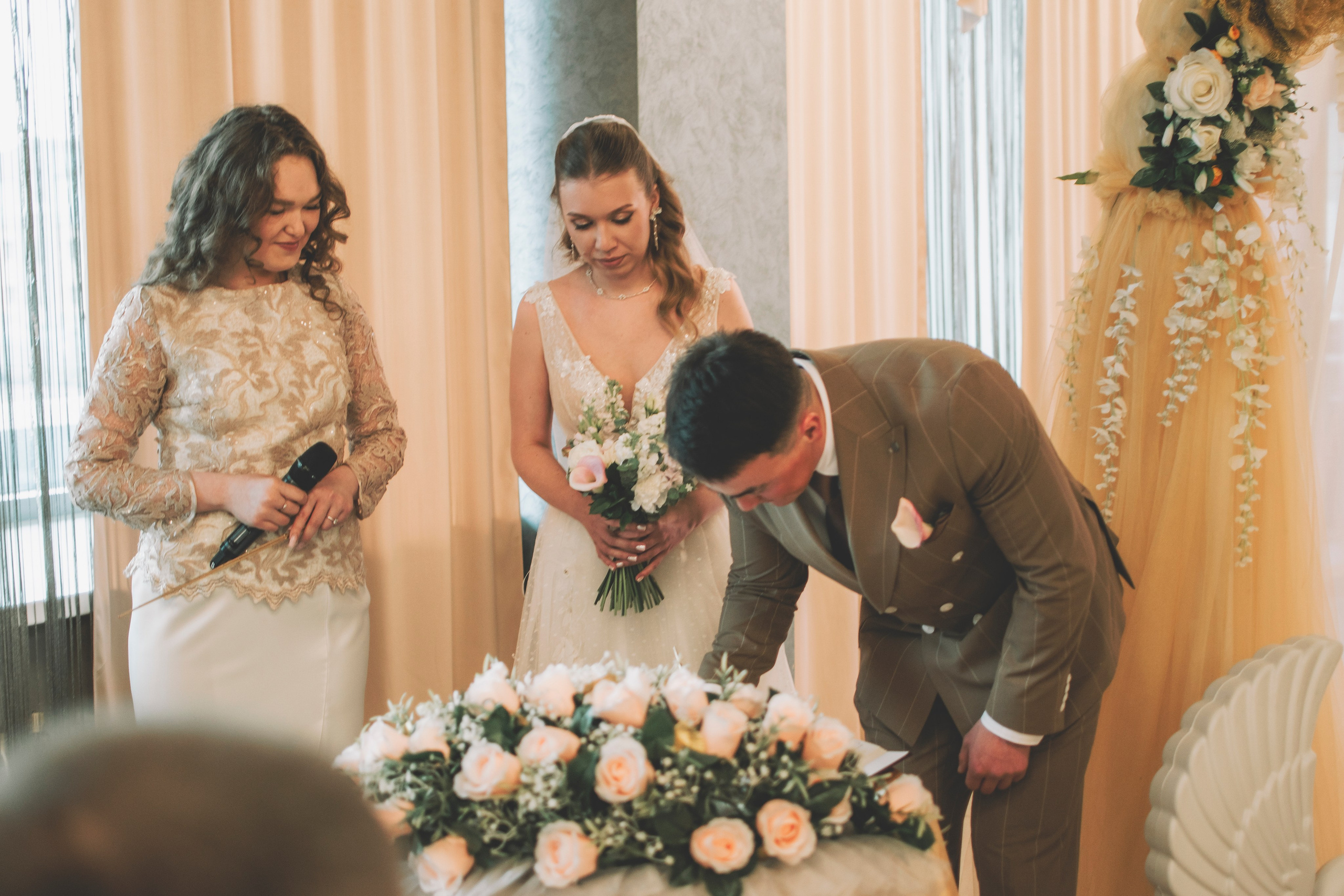 Альберт и Анастасия (Студийная фотосессия, роспись в ДК Нефтяник + фотосессия с гостями). Семейный и свадебный фотограф Губкинский и Ставрополь