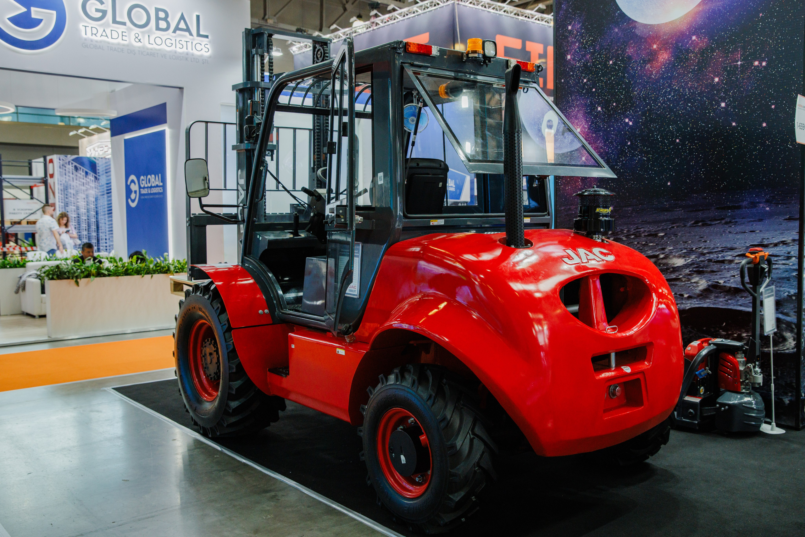 Выставка Спец. Техники. Фотограф Москва Шептаев Артём