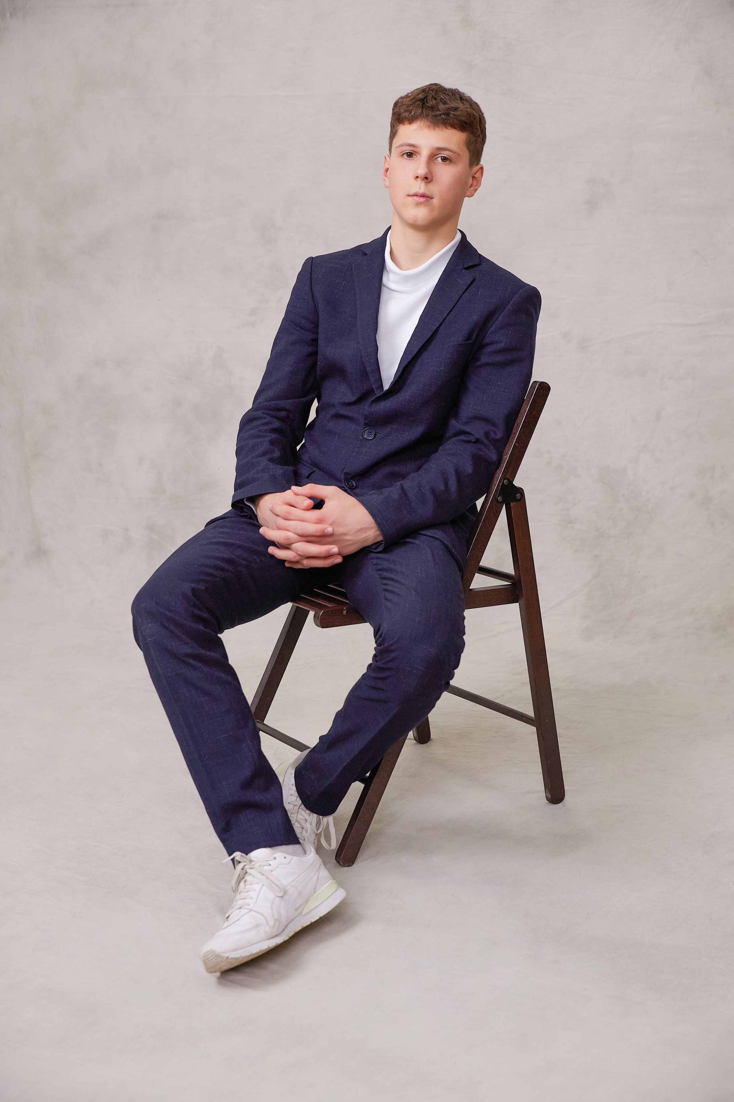 Стильный выпускной школьный альбом 9 и 11 класс «Классика» Тюмень. Выпускные альбомы в Тюмени для школ, садов, вузов спортивных секций