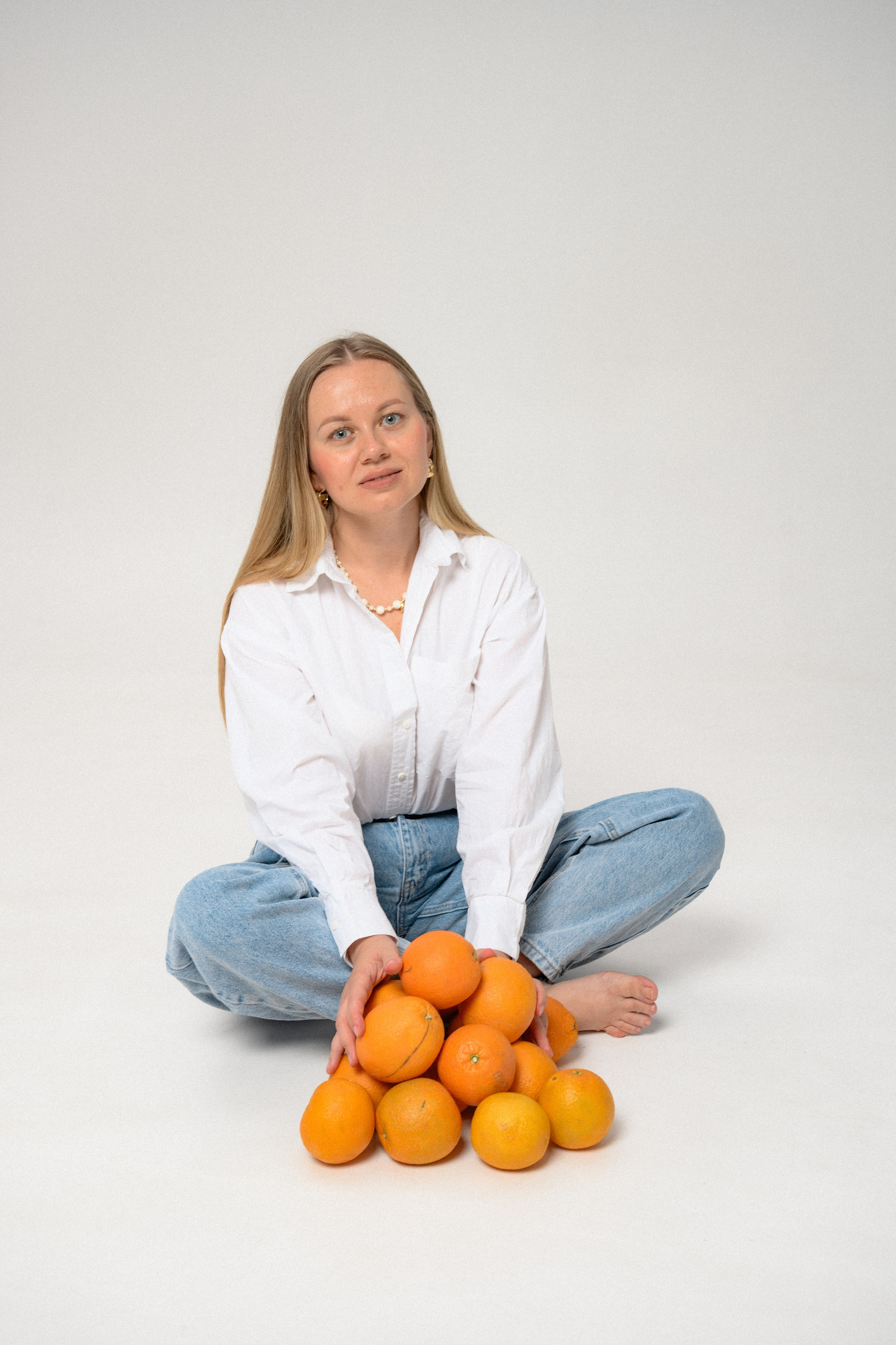 Игра с апельсинами. Фотограф в Ростове-на-Дону Оксана Филатьева