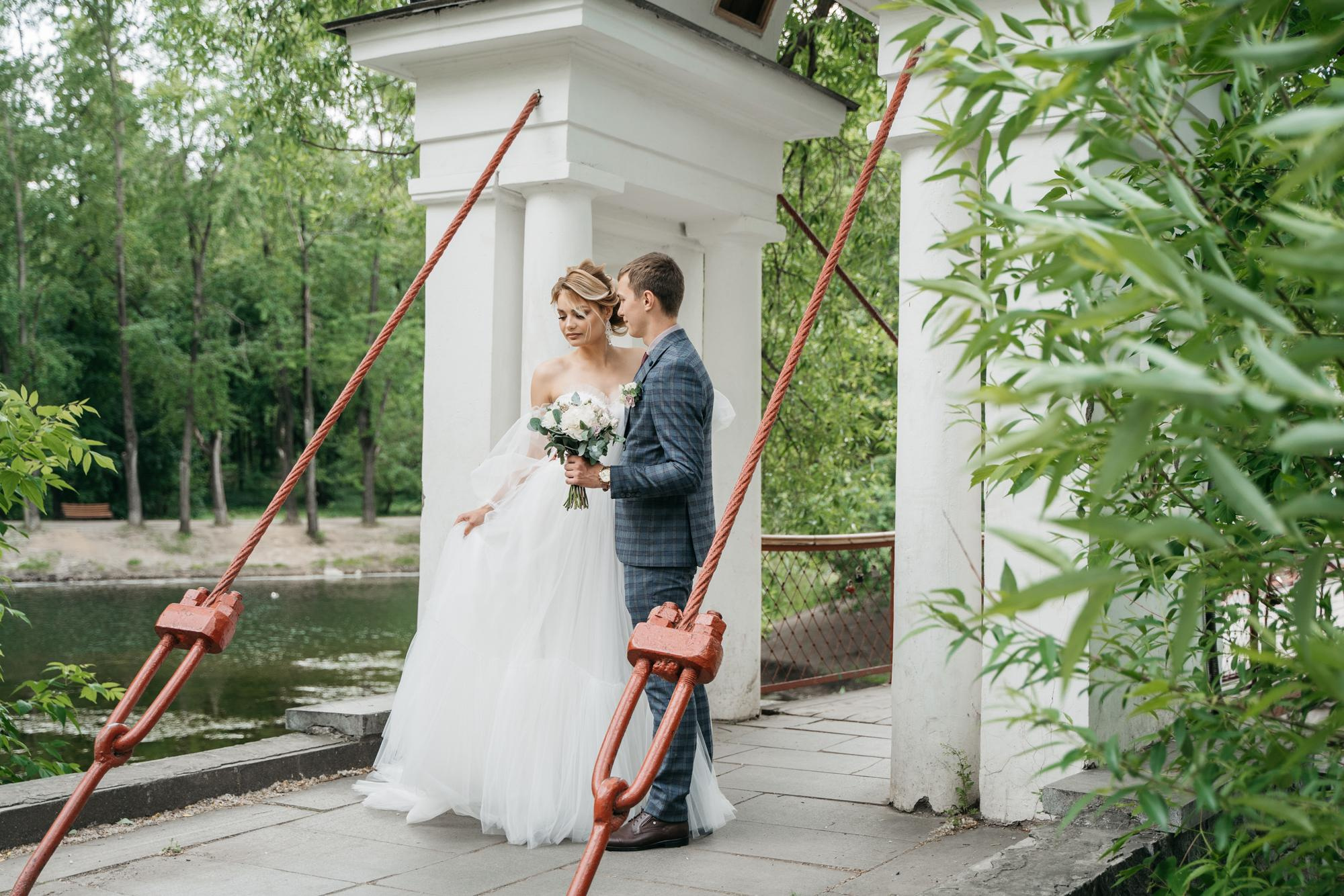 Свадебная фотосессия в парке Харитоновых, свадебная фотосессия в парке, на природе. Красивая пара, помогу запечатлеть ваше свадебное событие. Фотограф Татьяна Мамонтова