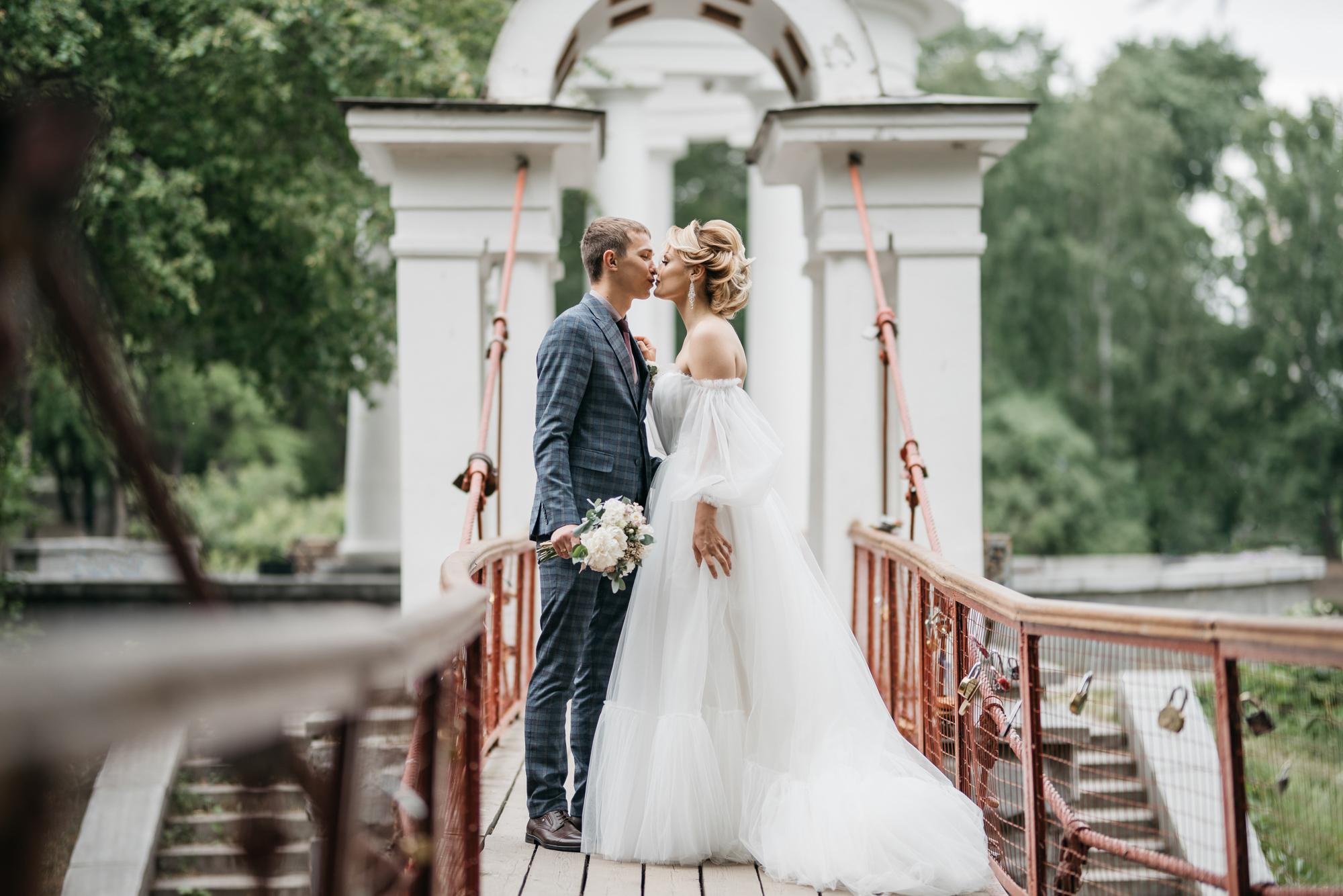 Свадебная фотосессия в парке Харитоновых, свадебная фотосессия в парке, на природе. Красивая пара, помогу запечатлеть ваше свадебное событие. Фотограф Татьяна Мамонтова