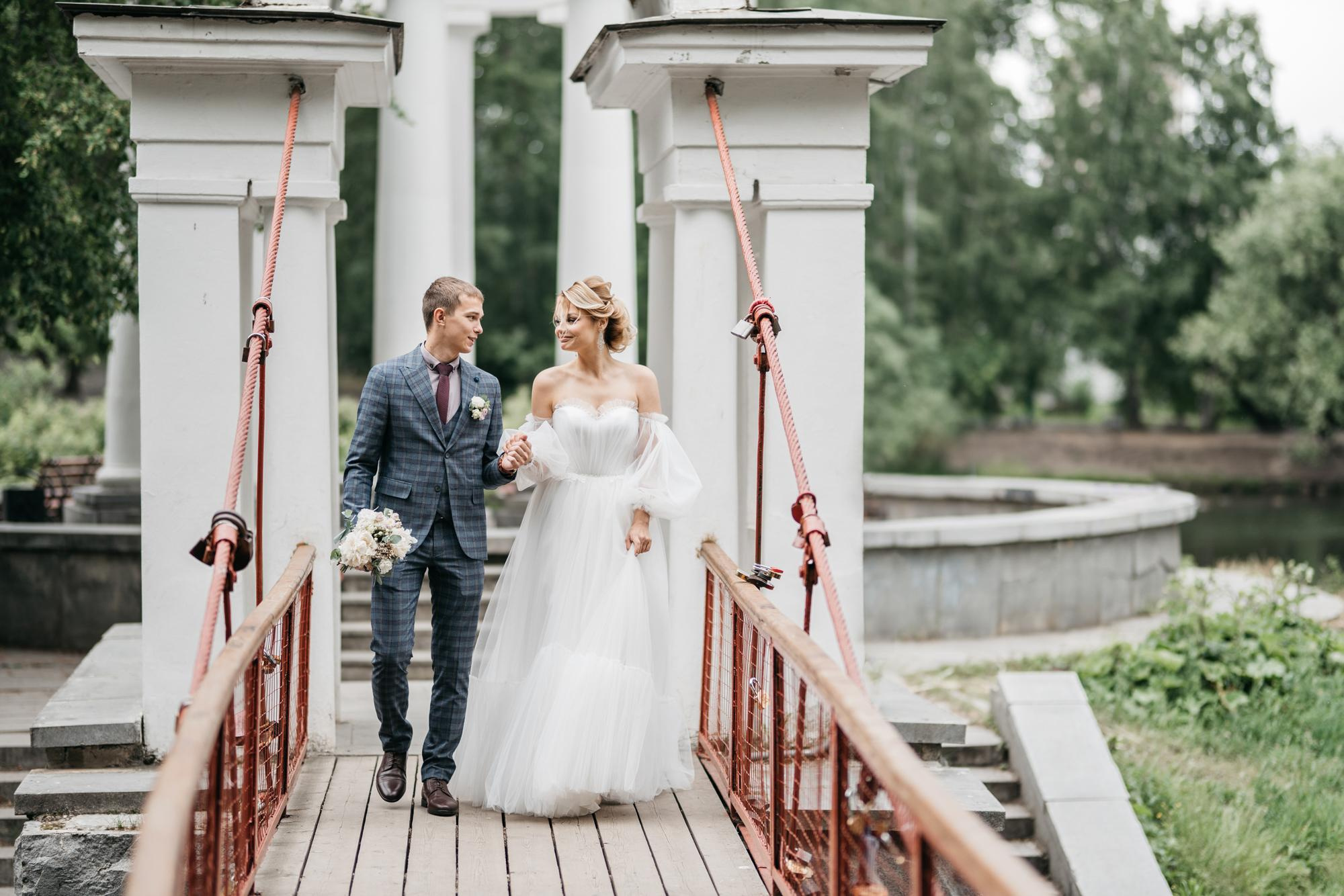 Свадебная фотосессия в парке Харитоновых, свадебная фотосессия в парке, на природе. Красивая пара, помогу запечатлеть ваше свадебное событие. Фотограф Татьяна Мамонтова