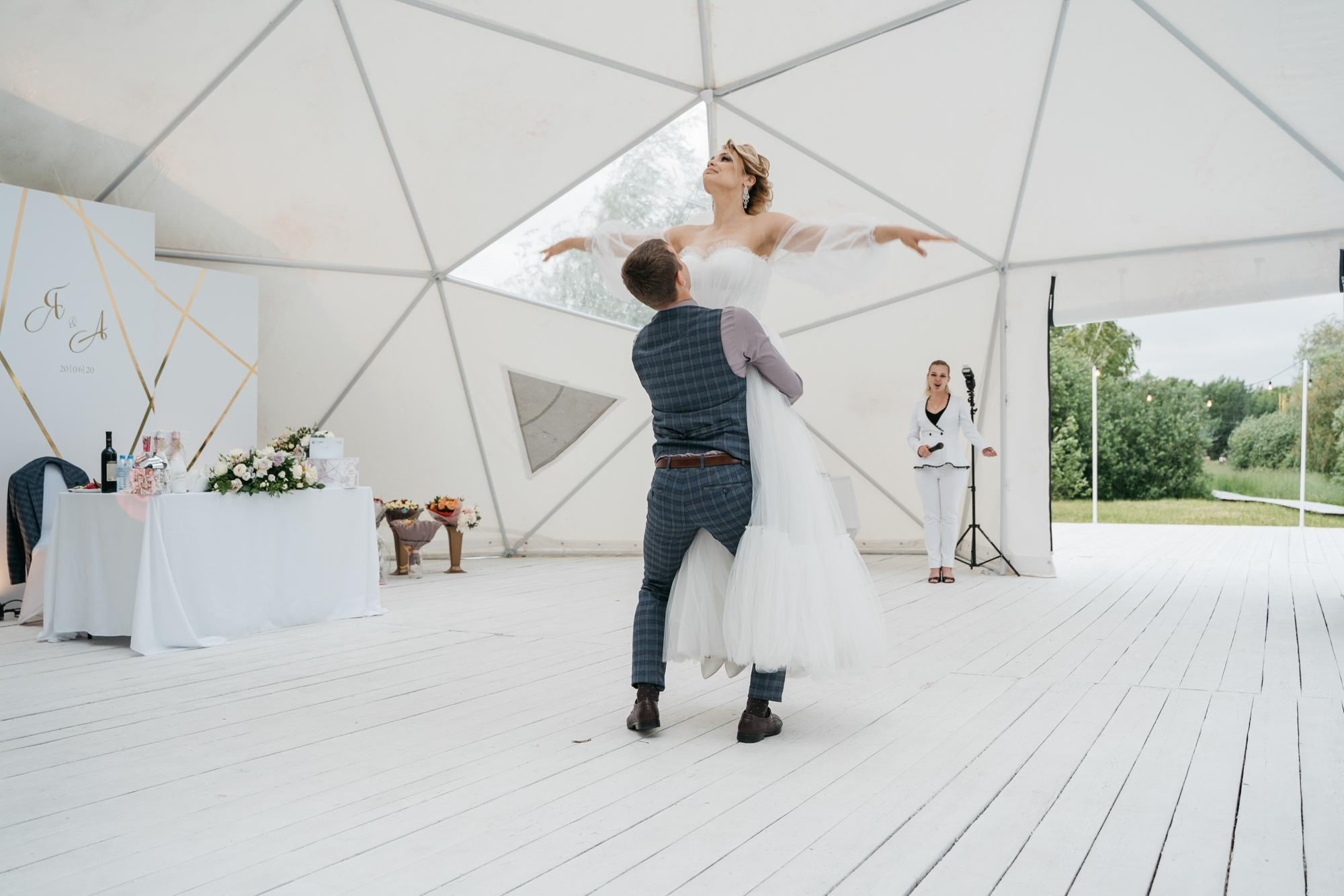Свадебная фотосессия в парке Харитоновых, свадебная фотосессия в парке, на природе. Красивая пара, помогу запечатлеть ваше свадебное событие. Фотограф Татьяна Мамонтова