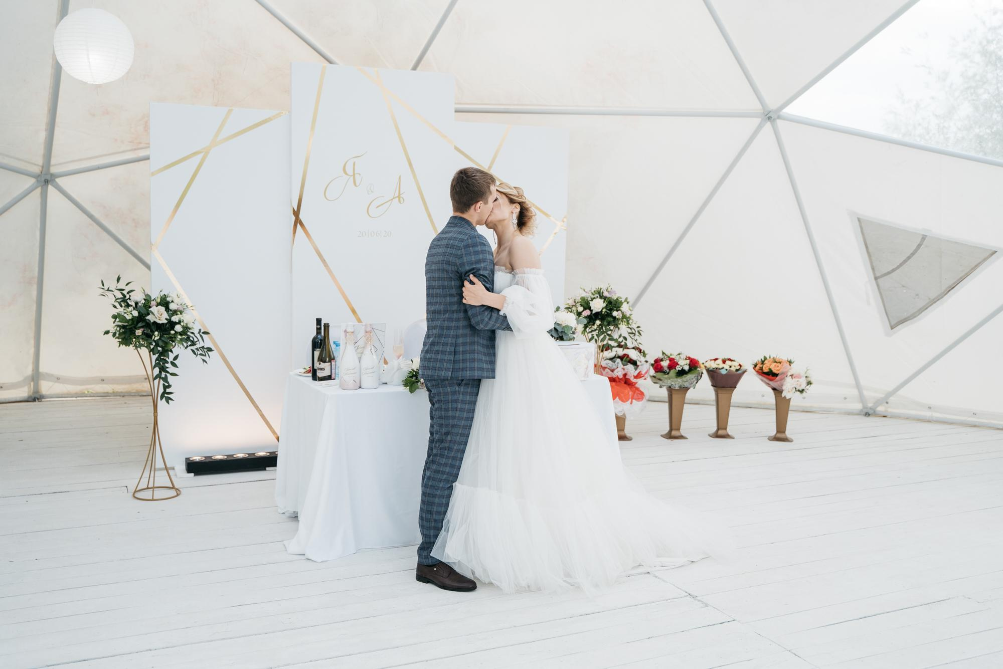 Свадебная фотосессия в парке Харитоновых, свадебная фотосессия в парке, на природе. Красивая пара, помогу запечатлеть ваше свадебное событие. Фотограф Татьяна Мамонтова