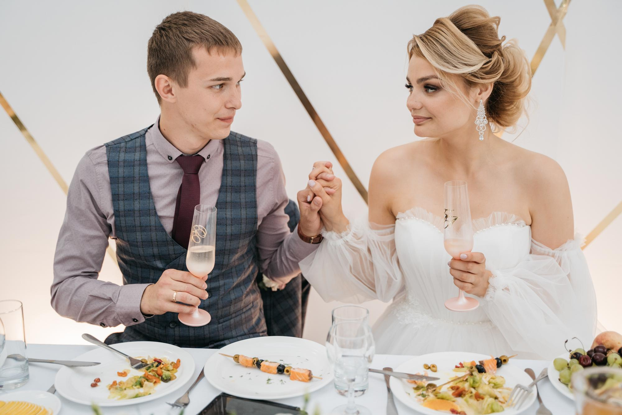 Свадебная фотосессия в парке Харитоновых, свадебная фотосессия в парке, на природе. Красивая пара, помогу запечатлеть ваше свадебное событие. Фотограф Татьяна Мамонтова