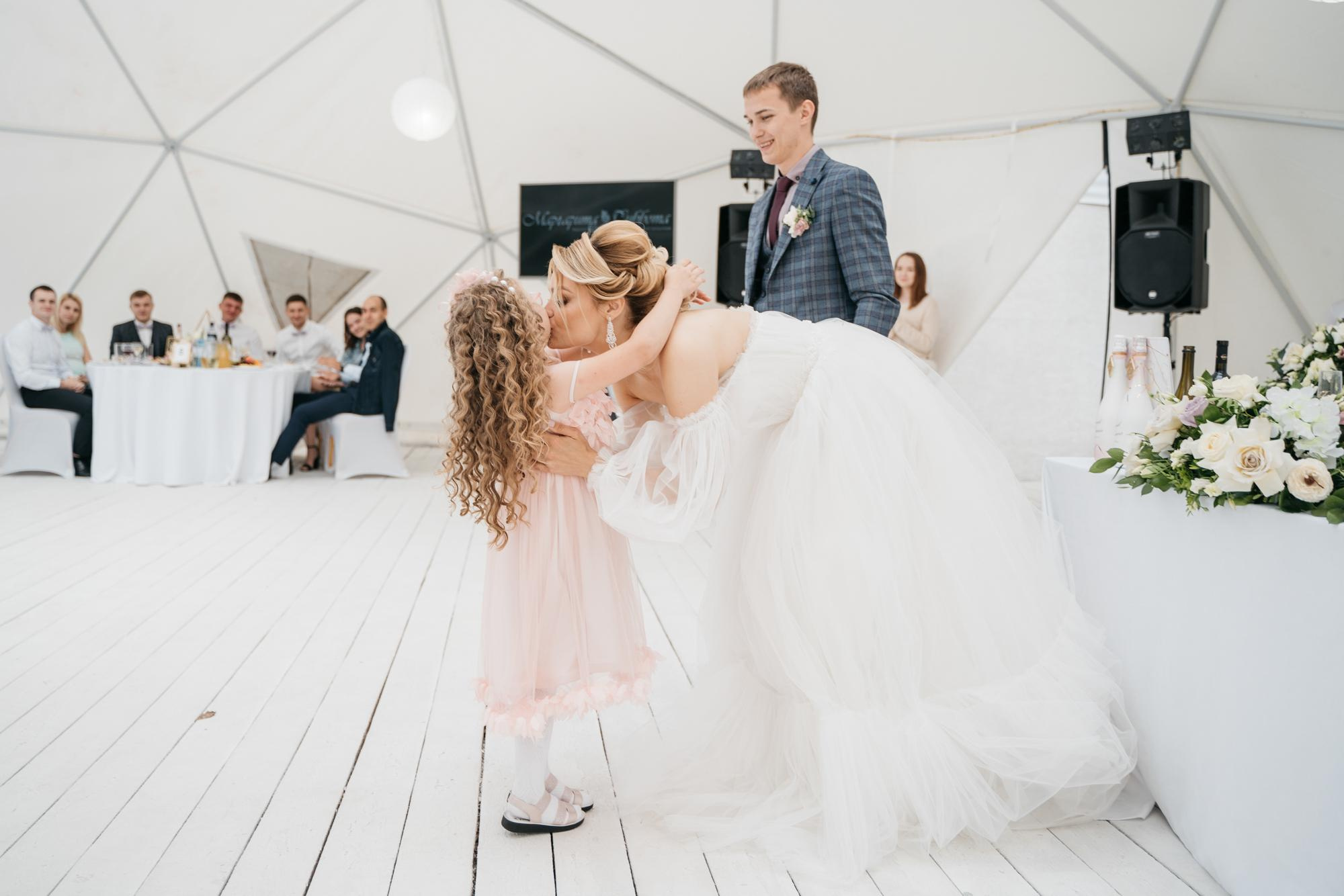Свадебная фотосессия в парке Харитоновых, свадебная фотосессия в парке, на природе. Красивая пара, помогу запечатлеть ваше свадебное событие. Фотограф Татьяна Мамонтова