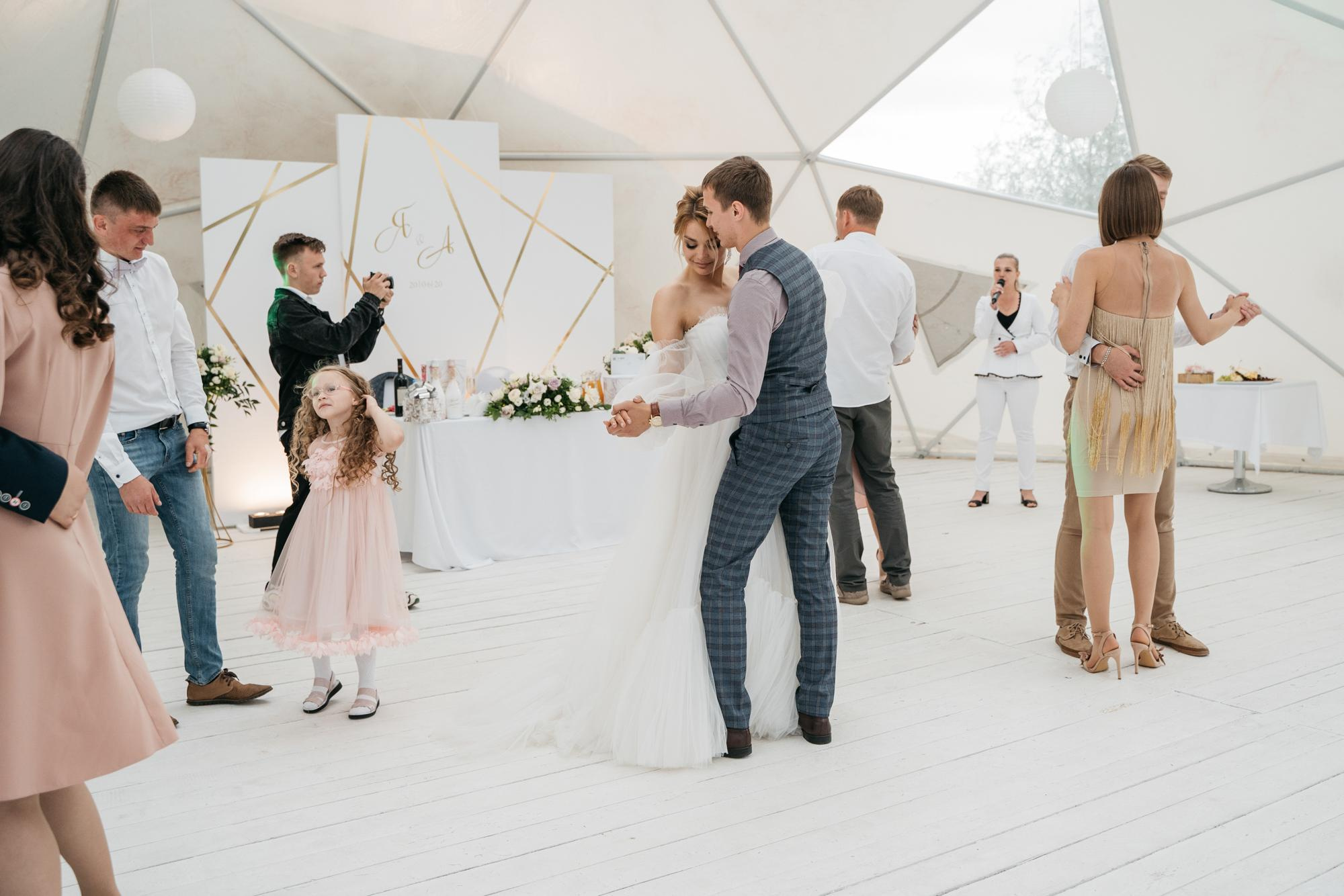 Свадебная фотосессия в парке Харитоновых, свадебная фотосессия в парке, на природе. Красивая пара, помогу запечатлеть ваше свадебное событие. Фотограф Татьяна Мамонтова