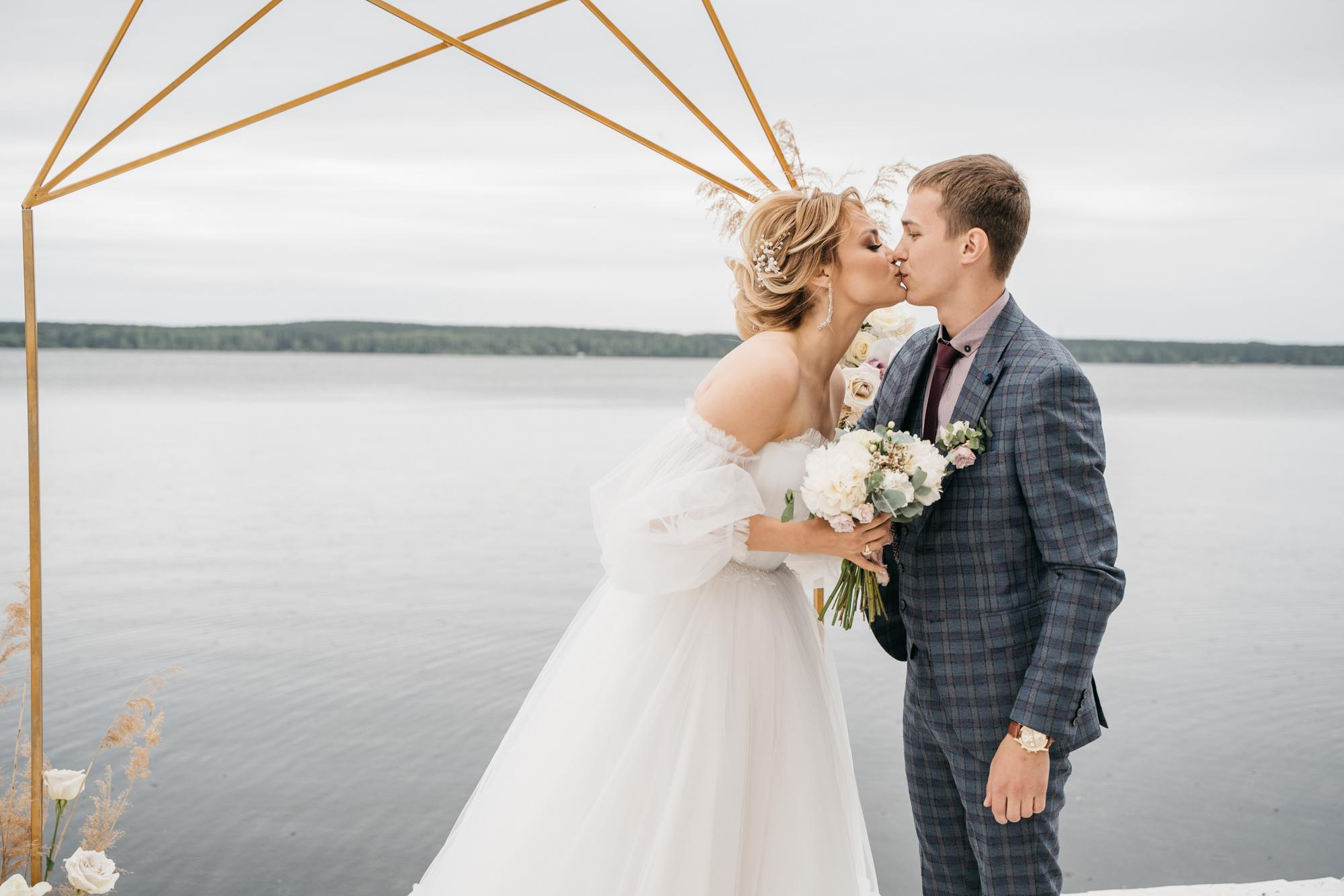 Свадебная фотосессия в парке Харитоновых, свадебная фотосессия в парке, на природе. Красивая пара, помогу запечатлеть ваше свадебное событие. Фотограф Татьяна Мамонтова
