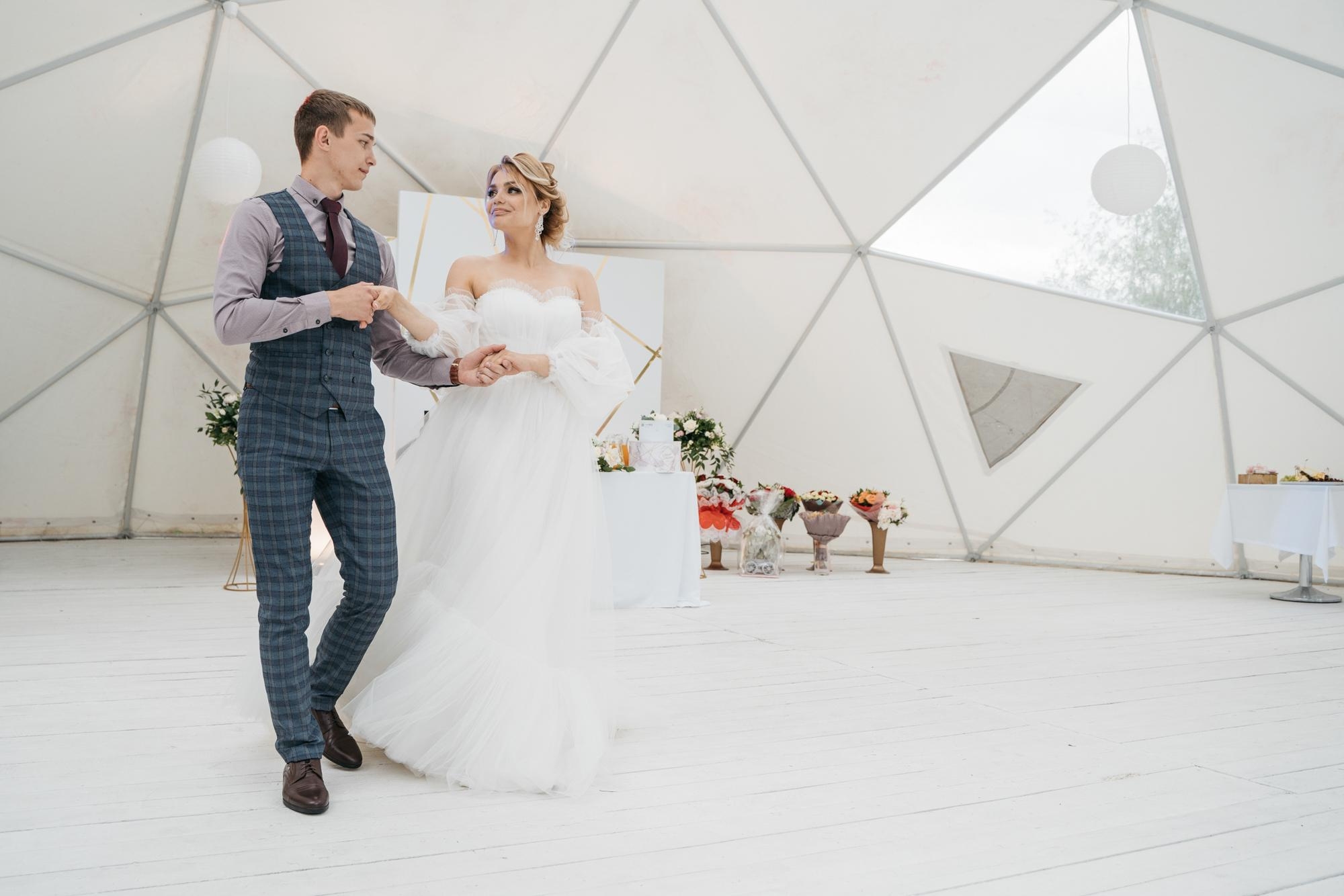 Свадебная фотосессия в парке Харитоновых, свадебная фотосессия в парке, на природе. Красивая пара, помогу запечатлеть ваше свадебное событие. Фотограф Татьяна Мамонтова