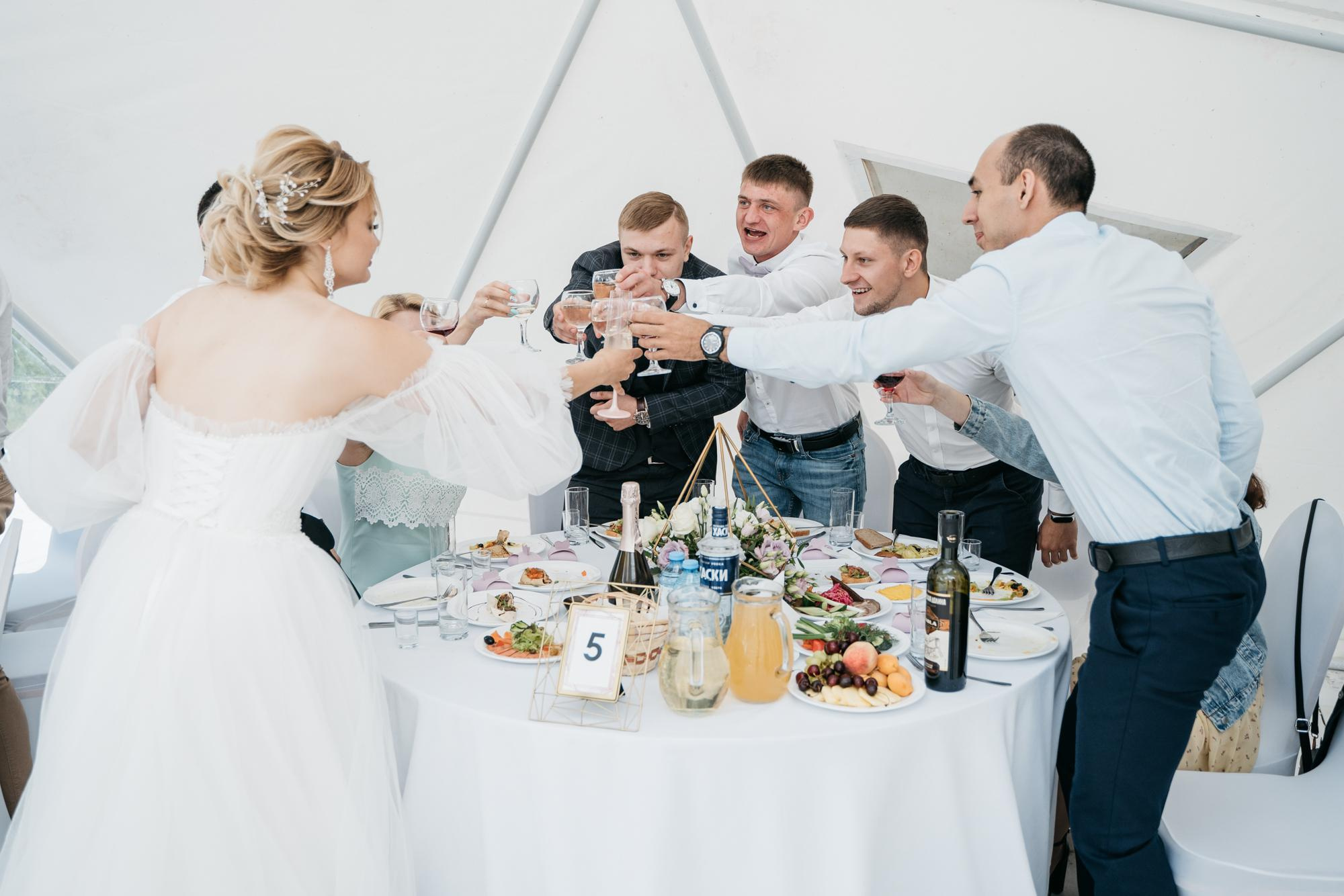 Свадебная фотосессия в парке Харитоновых, свадебная фотосессия в парке, на природе. Красивая пара, помогу запечатлеть ваше свадебное событие. Фотограф Татьяна Мамонтова