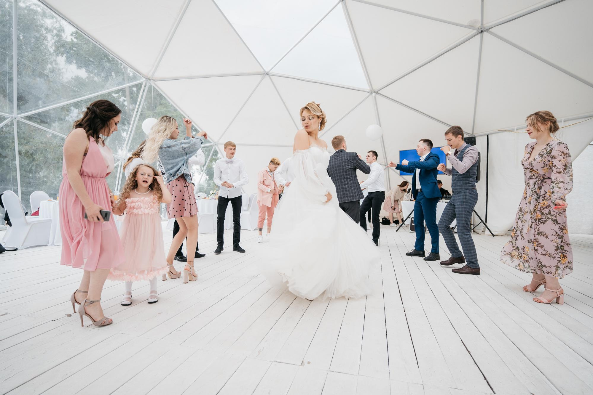 Свадебная фотосессия в парке Харитоновых, свадебная фотосессия в парке, на природе. Красивая пара, помогу запечатлеть ваше свадебное событие. Фотограф Татьяна Мамонтова