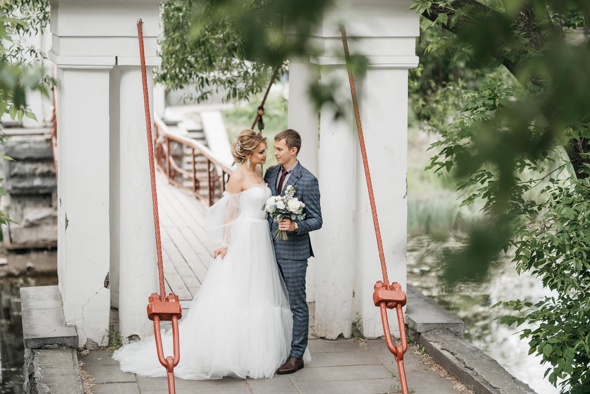Свадебная фотосессия в парке Харитоновых, свадебная фотосессия в парке, на природе. Красивая пара, помогу запечатлеть ваше свадебное событие. Фотограф Татьяна Мамонтова