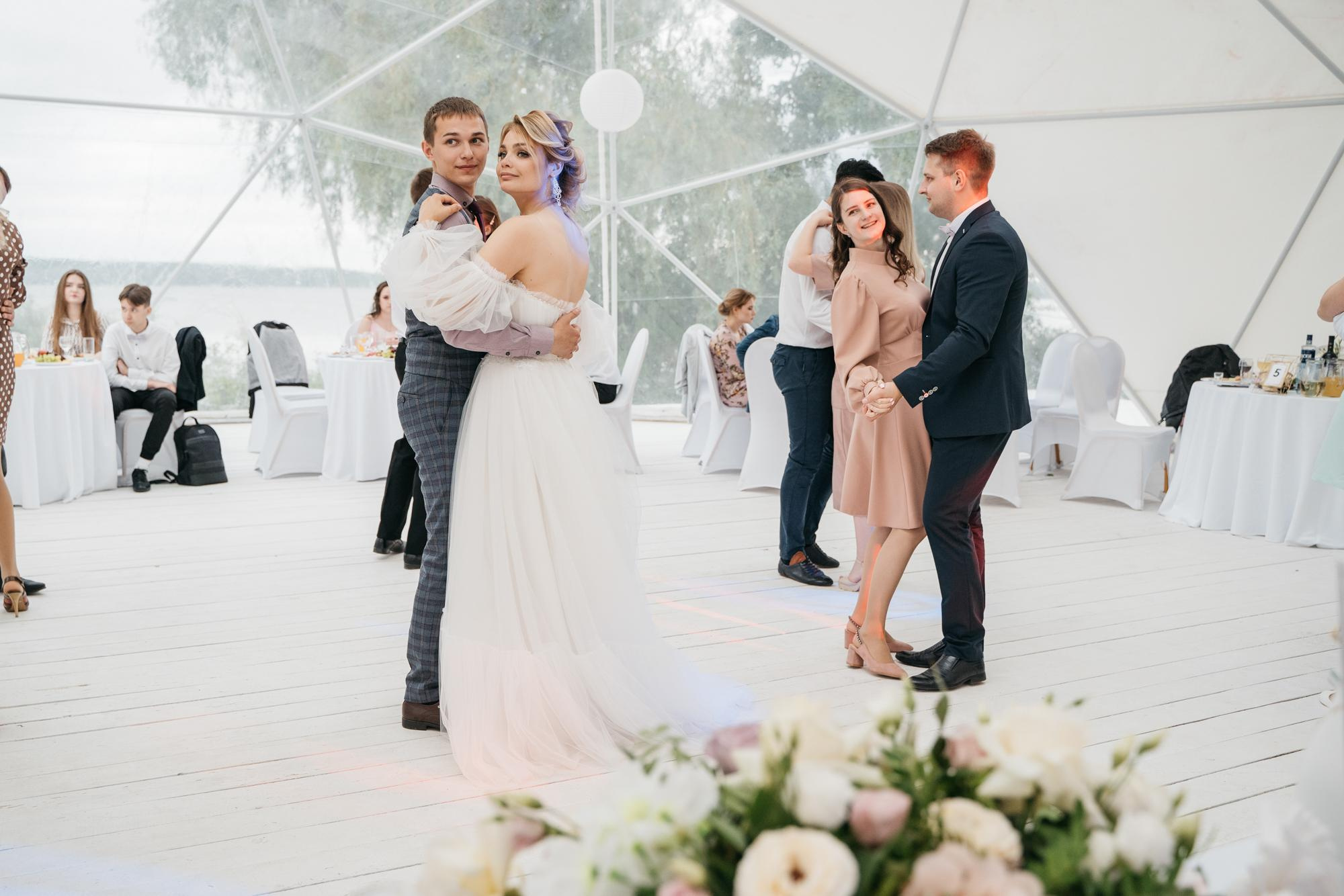 Свадебная фотосессия в парке Харитоновых, свадебная фотосессия в парке, на природе. Красивая пара, помогу запечатлеть ваше свадебное событие. Фотограф Татьяна Мамонтова