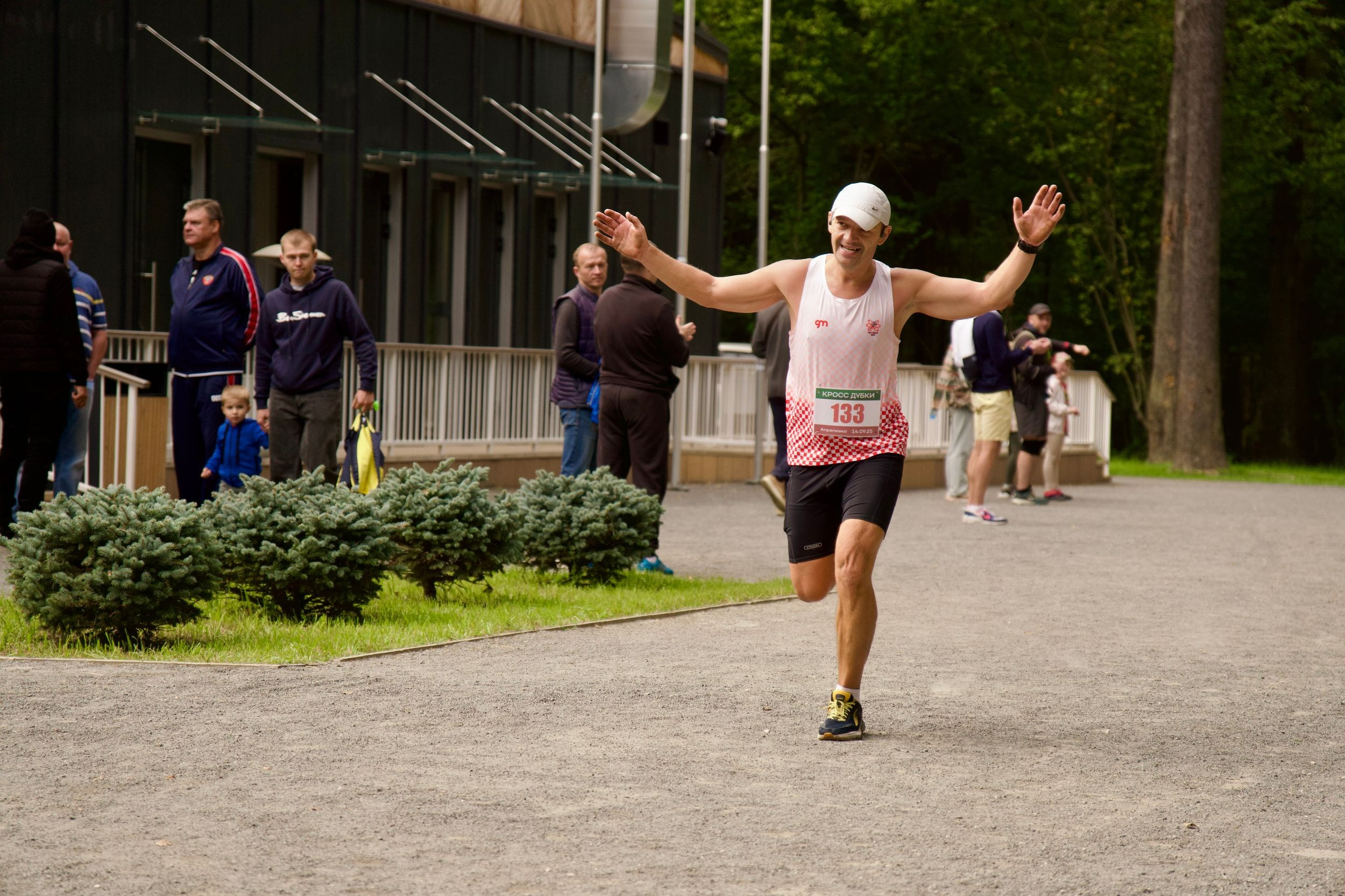 Забег в парке «Дубки». Кафе «БЕЛКА НАШЕПТАЛА». Ну оооочень концептуальное кафе