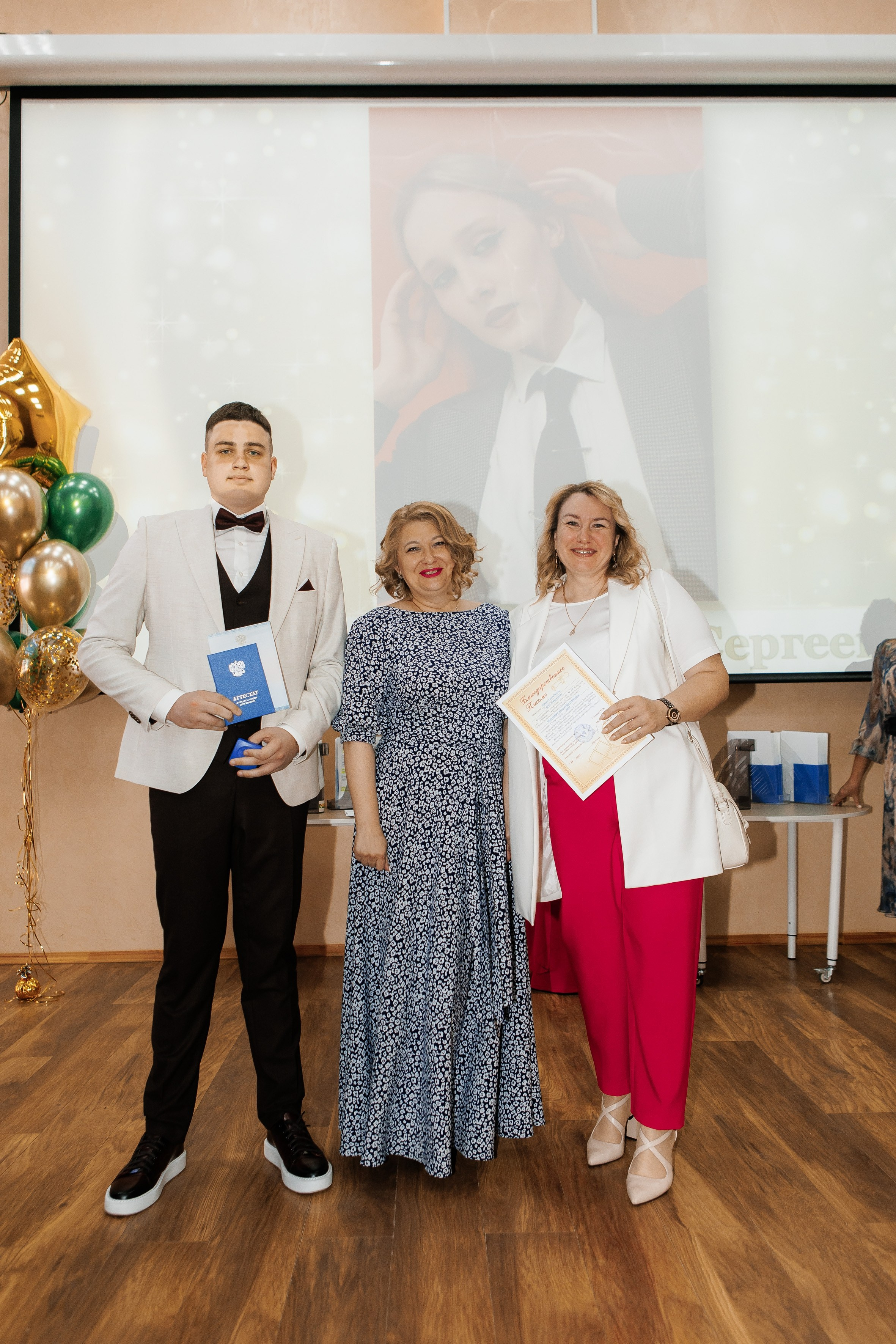 Выпускной Гимназия 12 2024 г. Свадебный и портретный Фотограф в Липецке Дмитрий Котюков