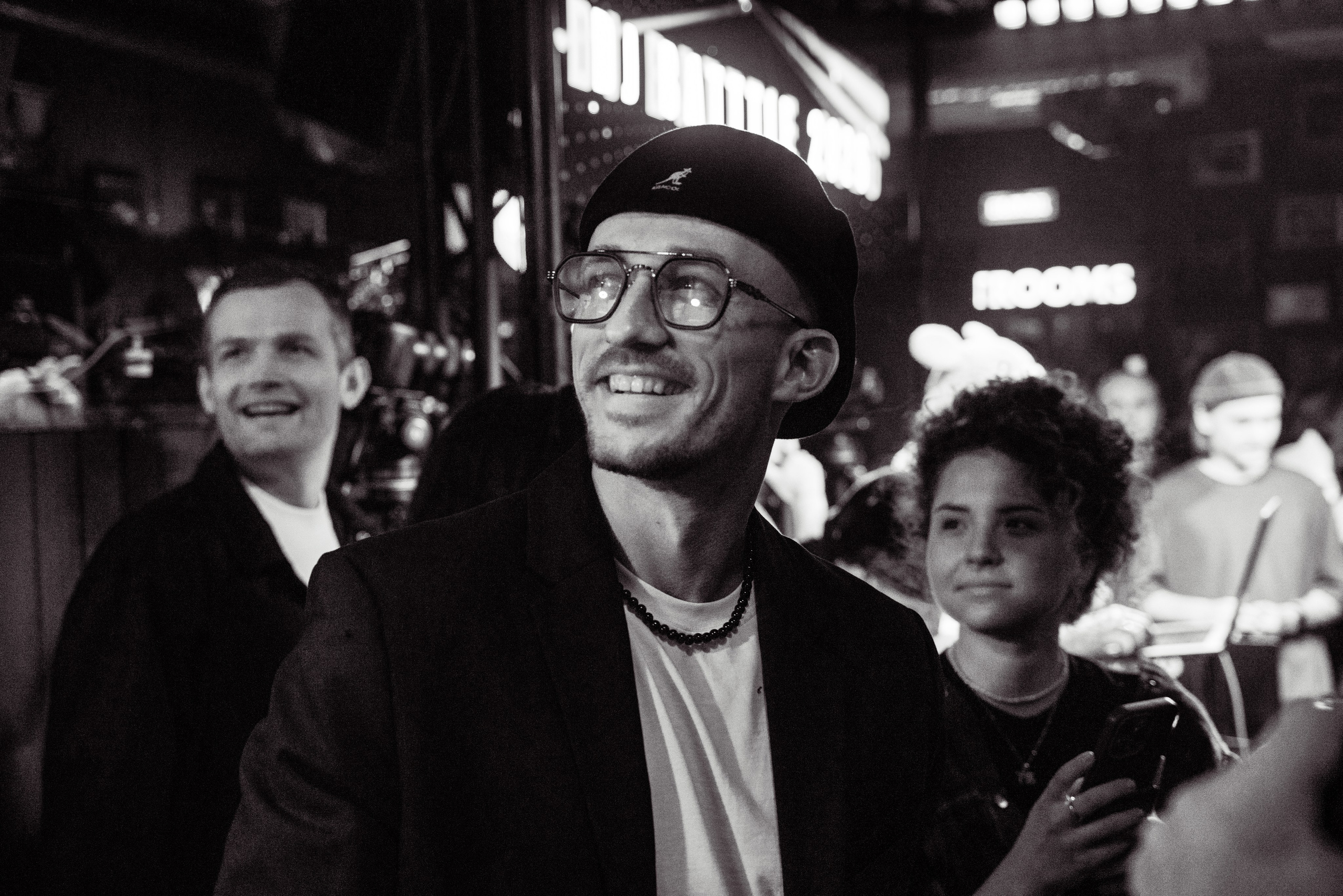 Репортажные съемки. Дипломированный фотограф в Новосибирске. Фотографирую свадьбы, репортажи, индивидуальные фотосессии, lovestory(семейные)