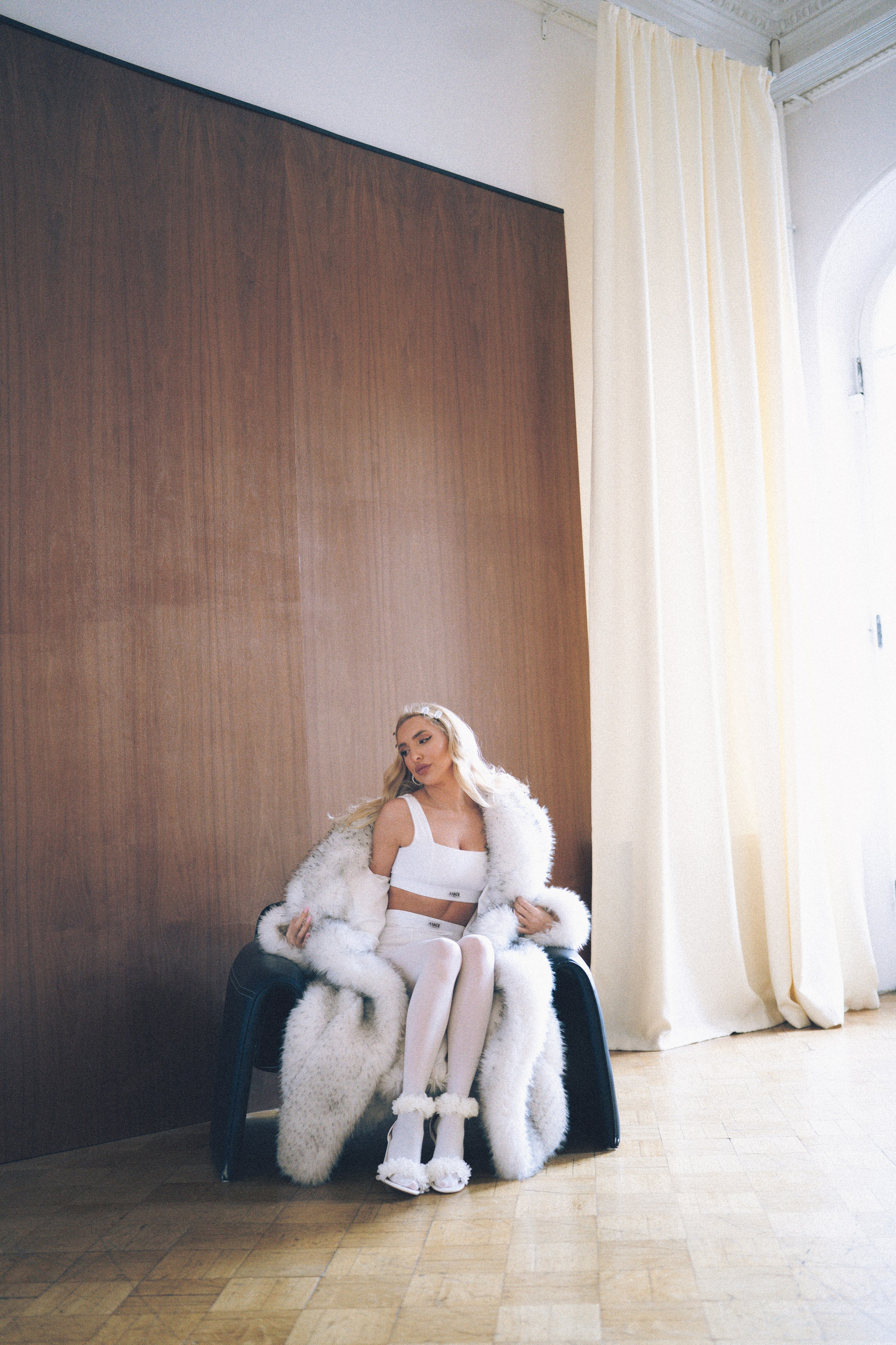 МИНИМАЛИЗМ В СТУДИИ НА ЧЕРНЫШЕВСКОЙ В СТУДИИ С БАЛКОНОМ. Профессиональный фотограф, Санкт-Петербург — Виктория Богомолова